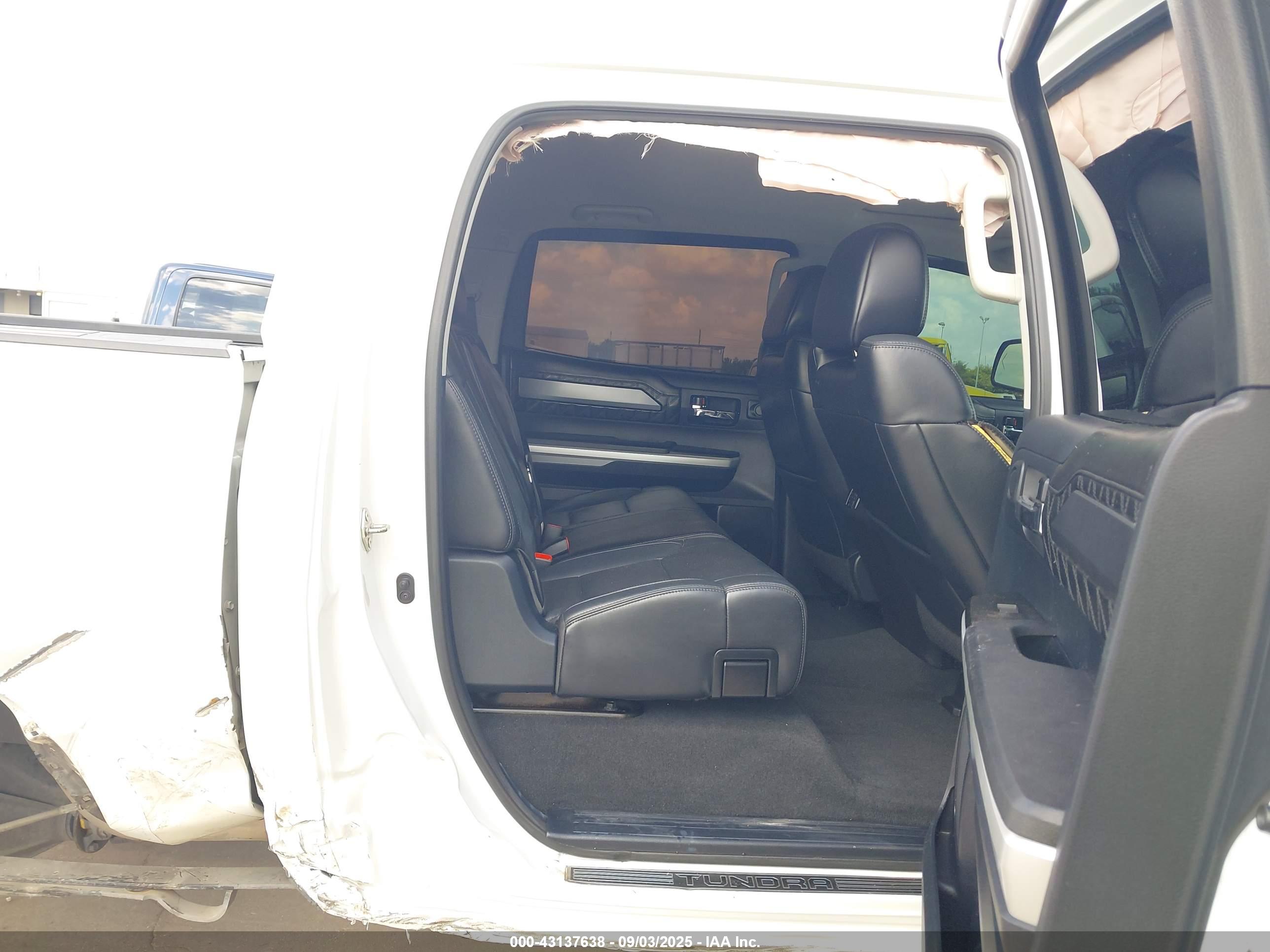 TOYOTA TUNDRA image 8