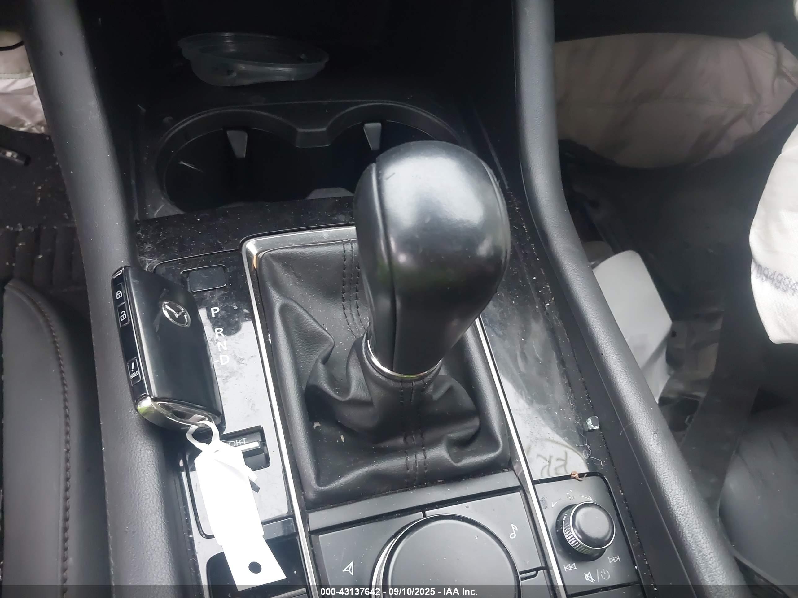 MAZDA MAZDA3 image 11
