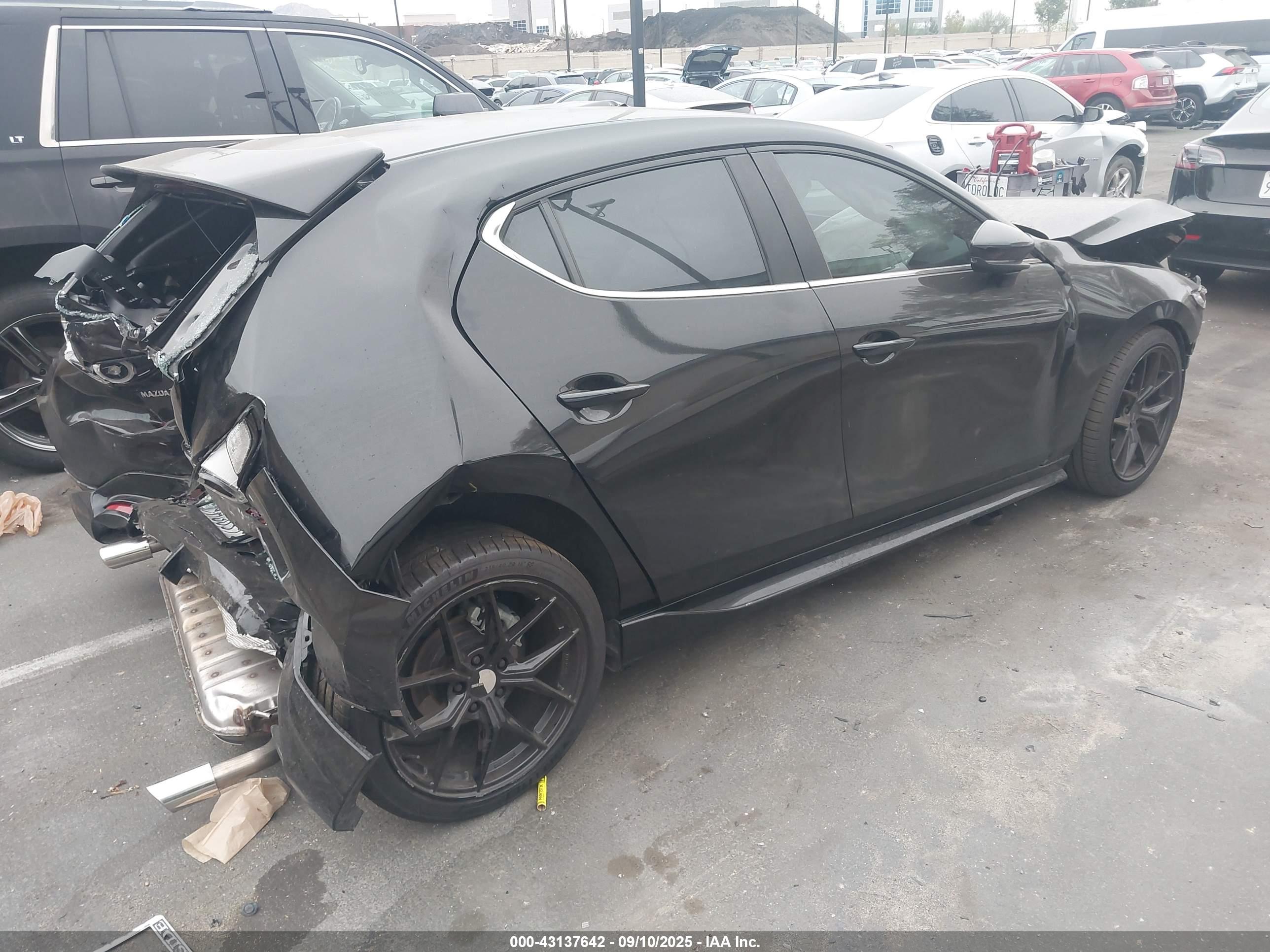 MAZDA MAZDA3 image 4