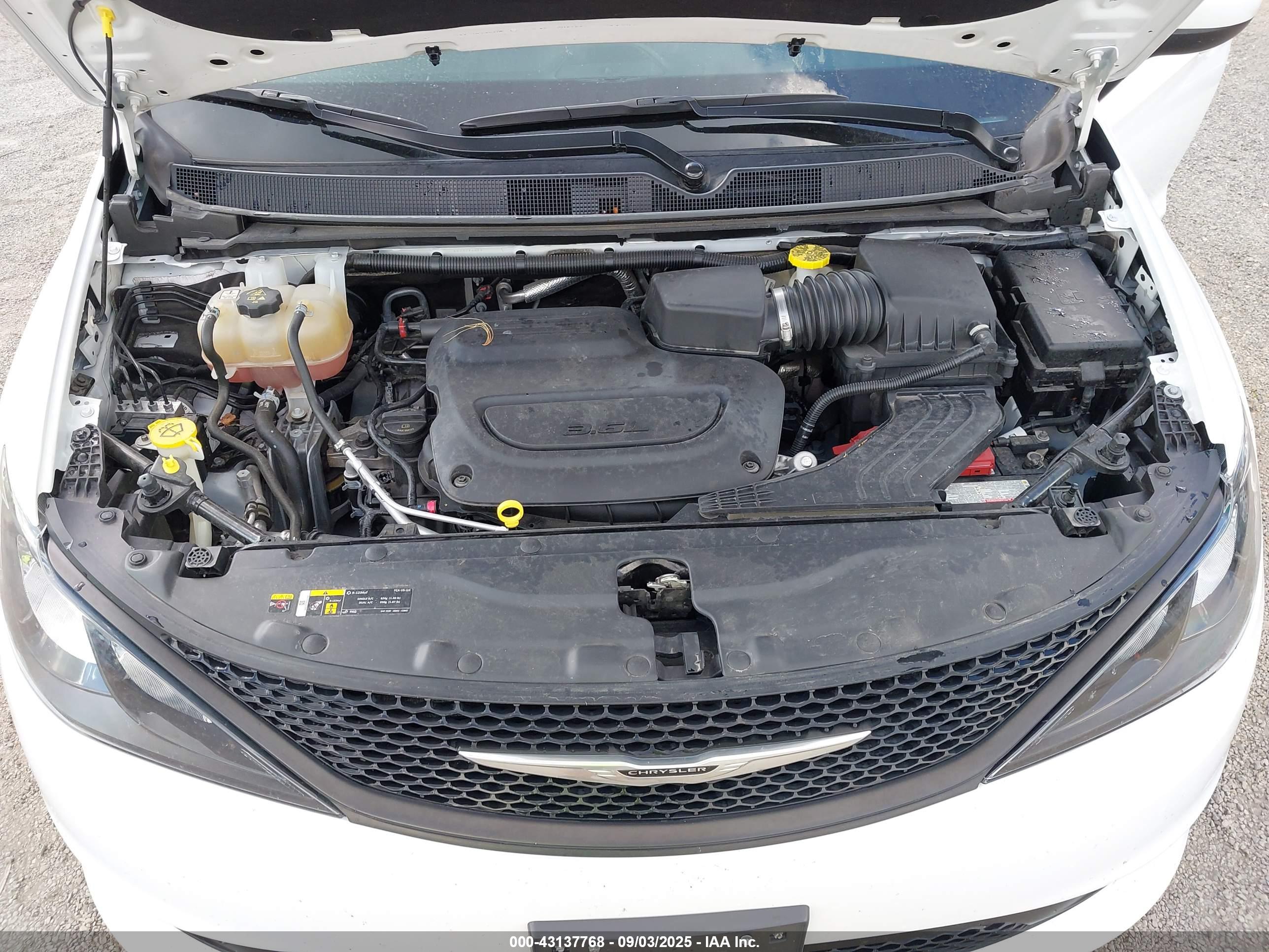 CHRYSLER VOYAGER image 10