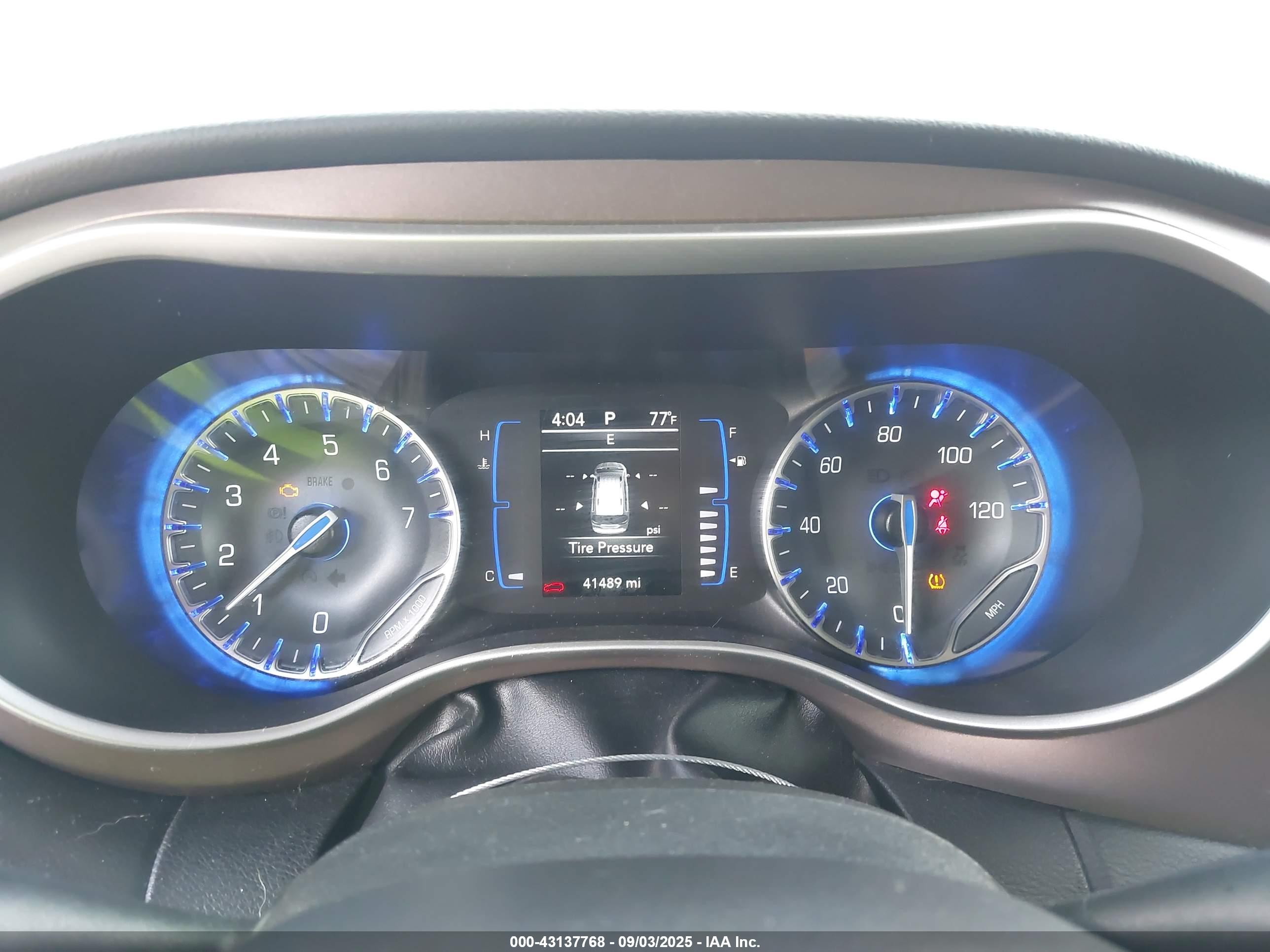 CHRYSLER VOYAGER image 7