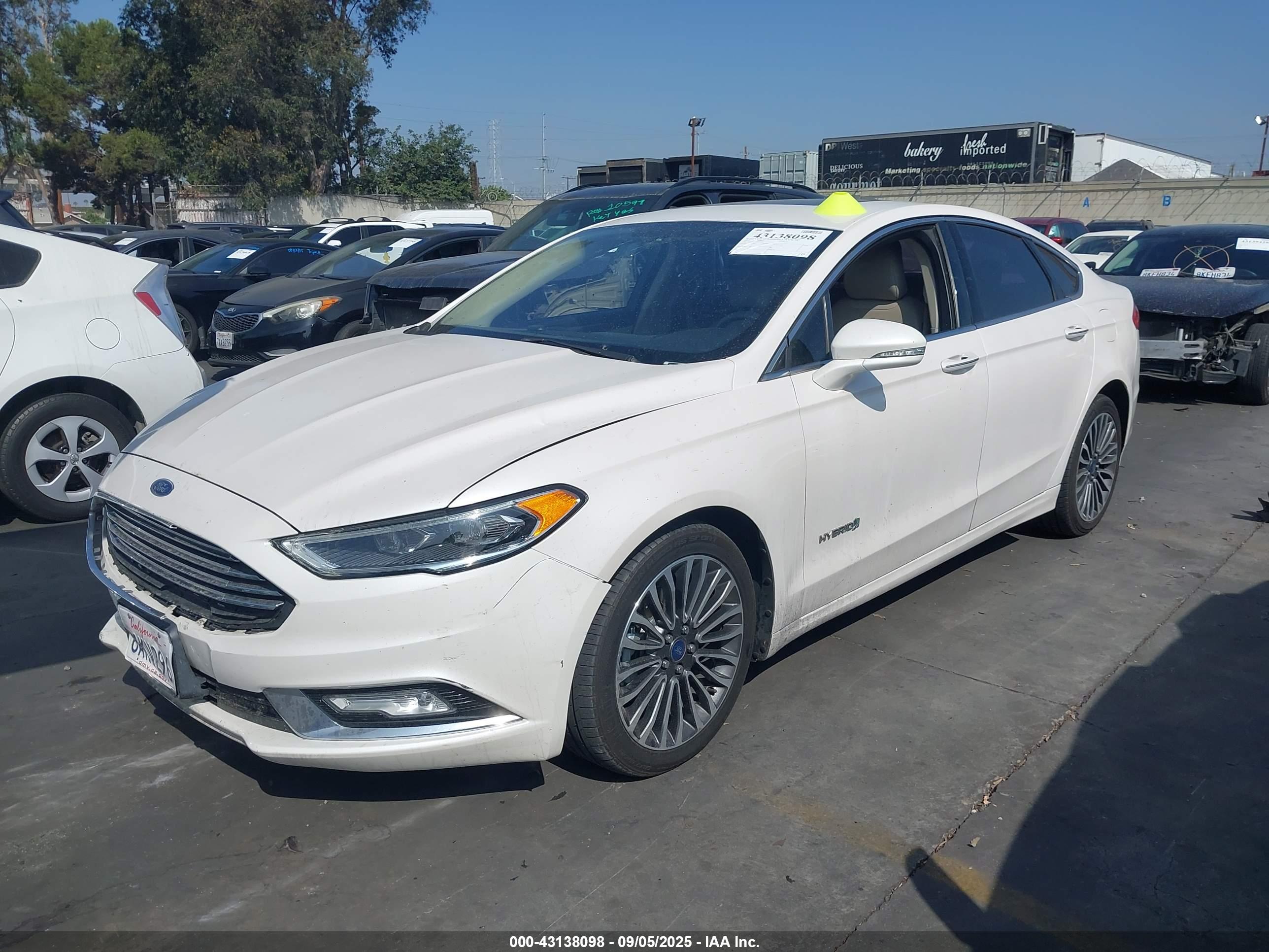 FORD FUSION image 2