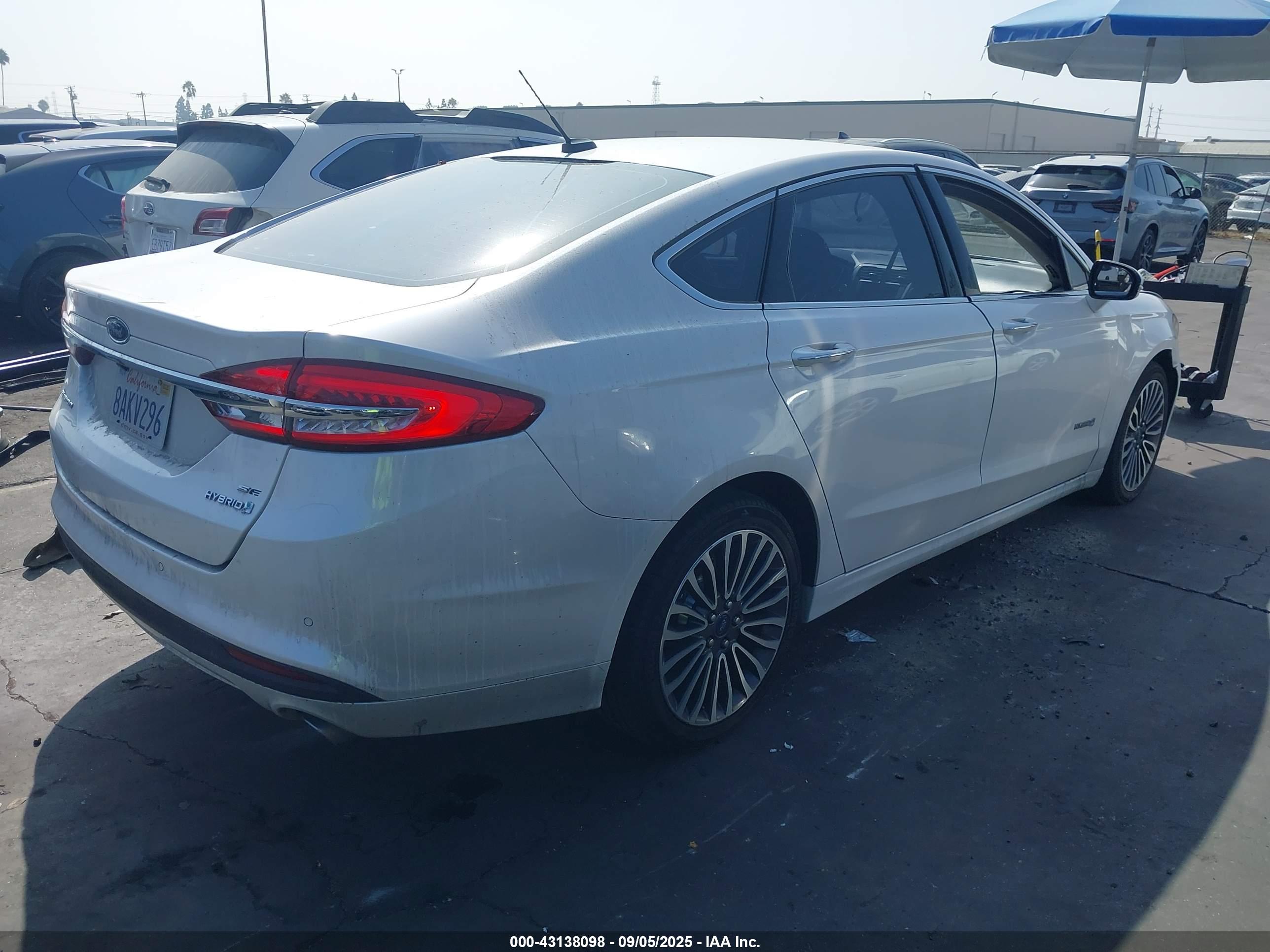 FORD FUSION image 4