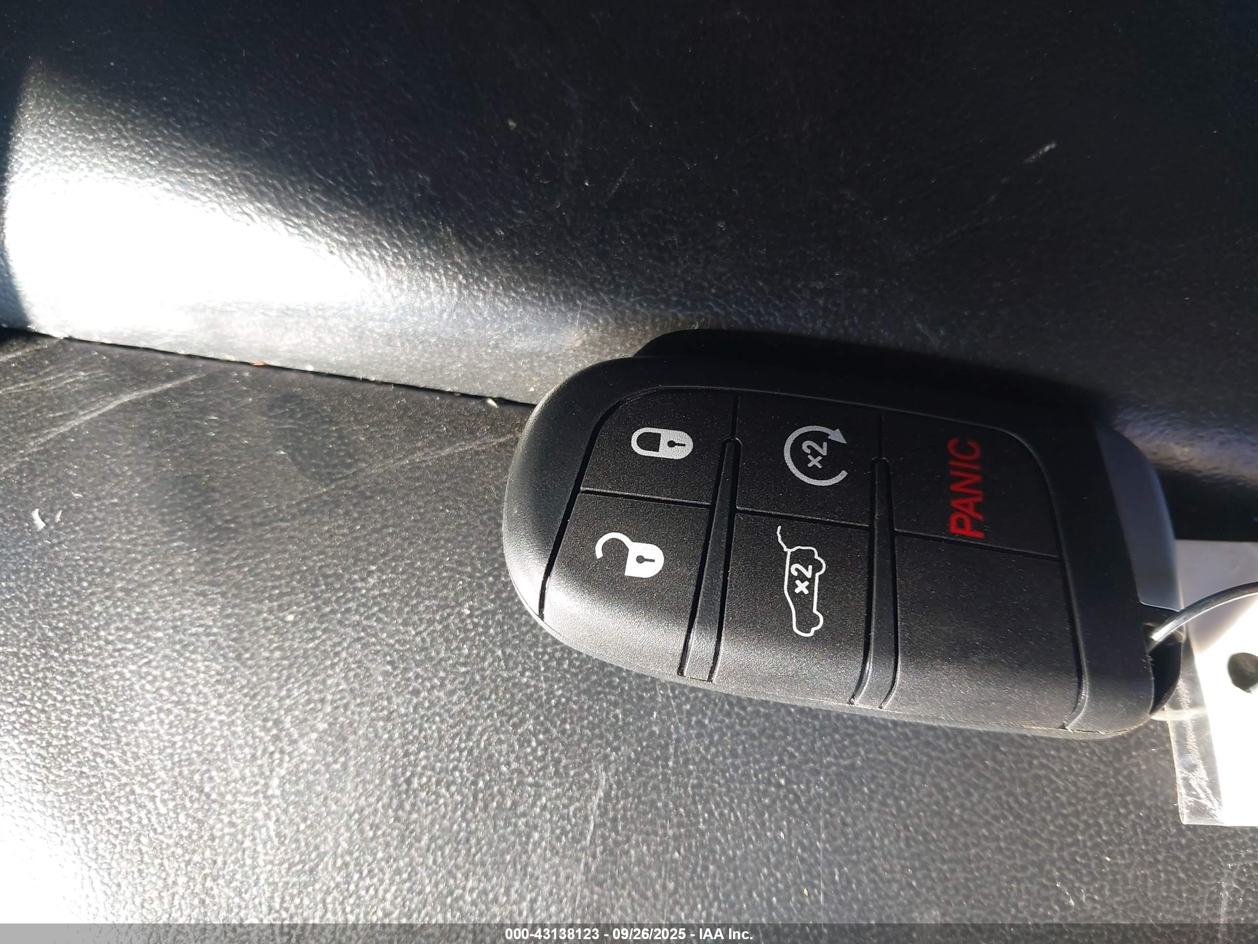 JEEP GRAND image 11