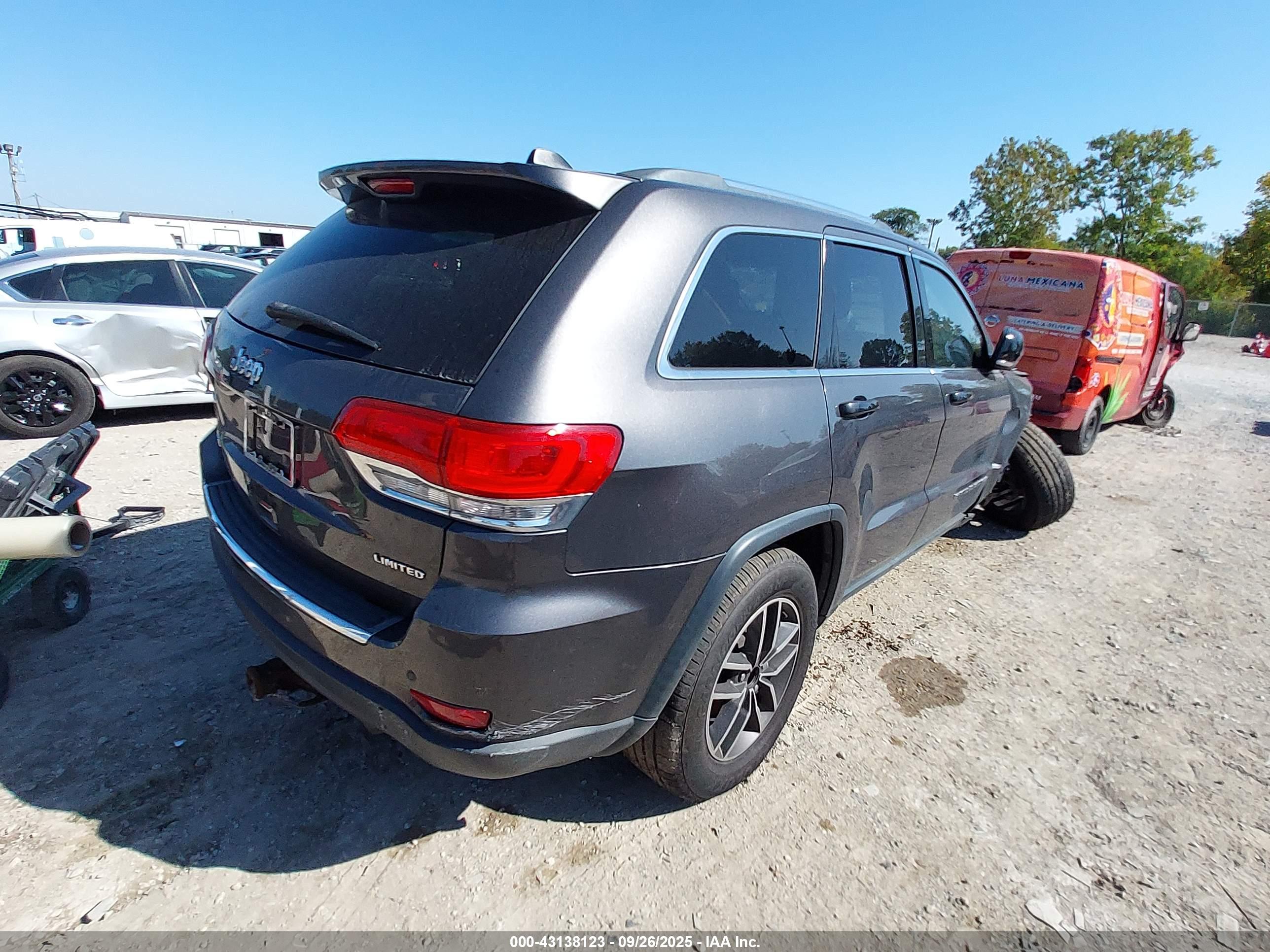 JEEP GRAND image 4