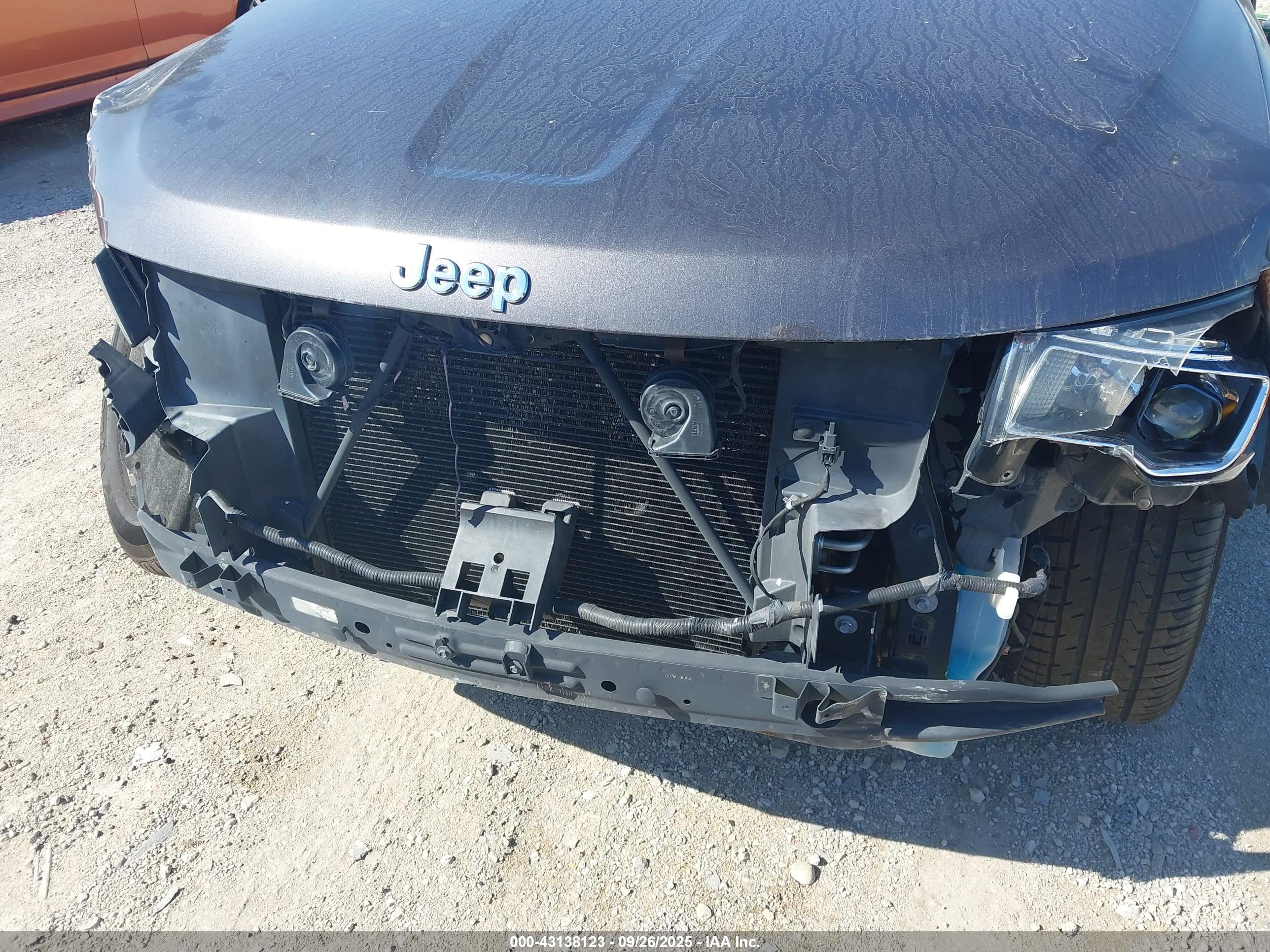 JEEP GRAND image 6