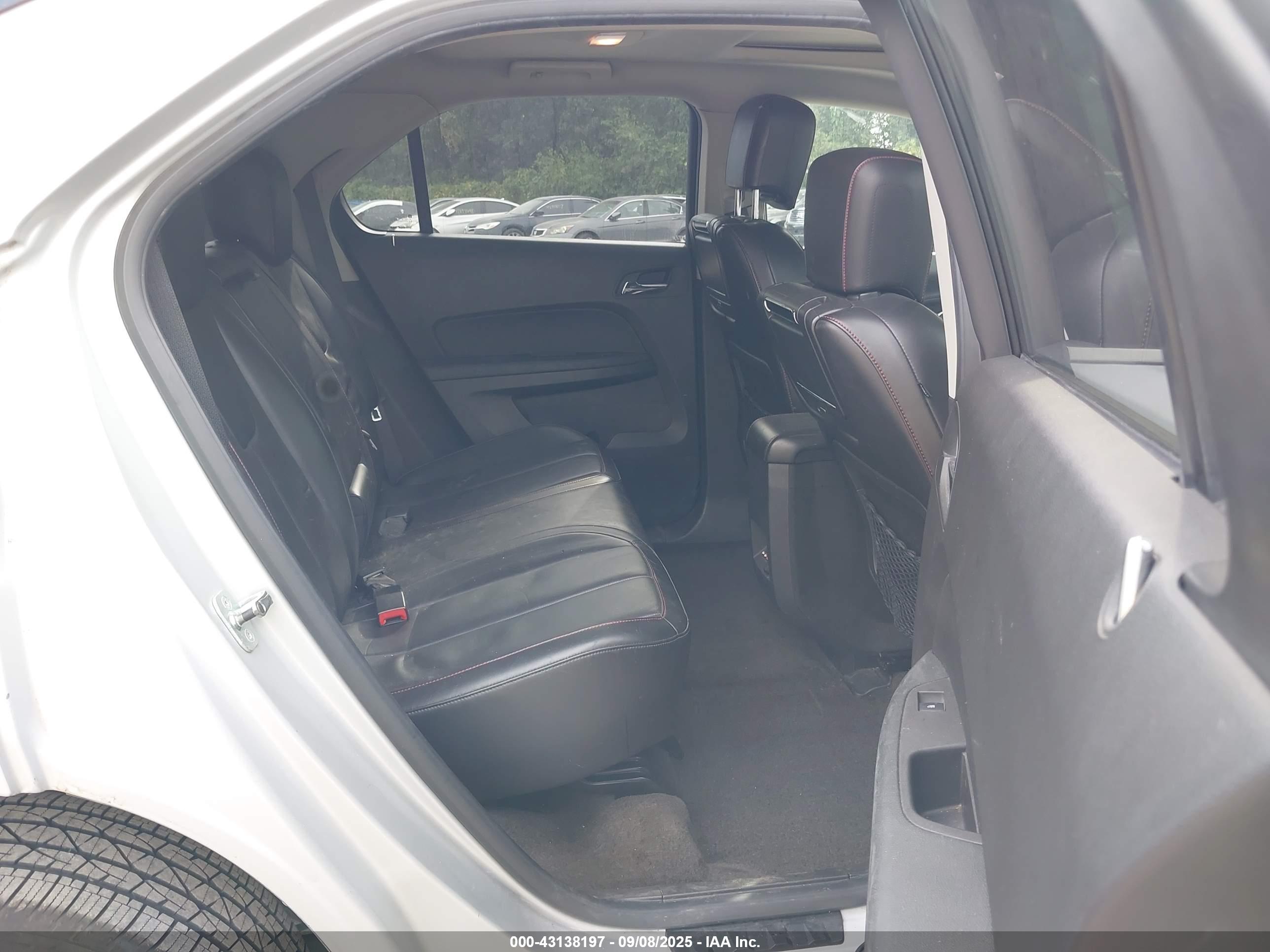 CHEVROLET EQUINOX image 8