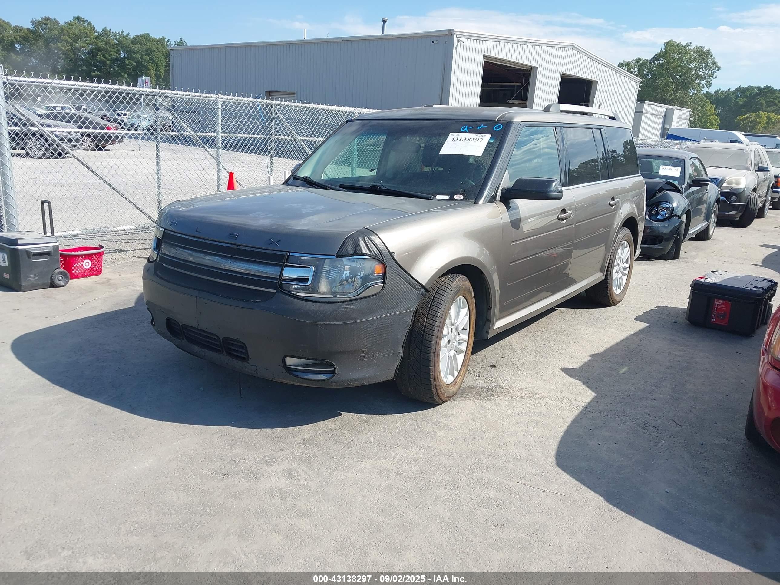 FORD FLEX image 2