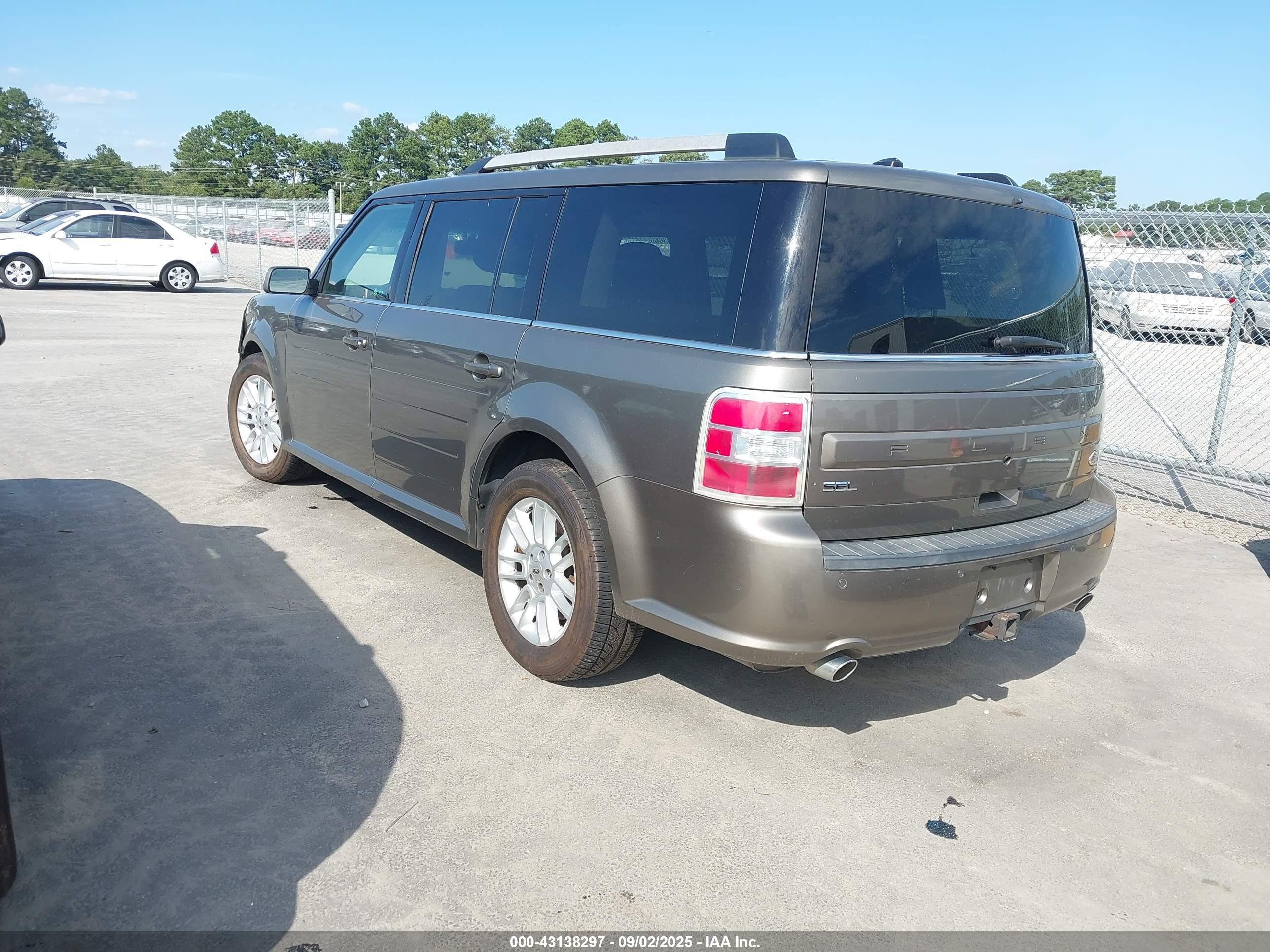 FORD FLEX image 3