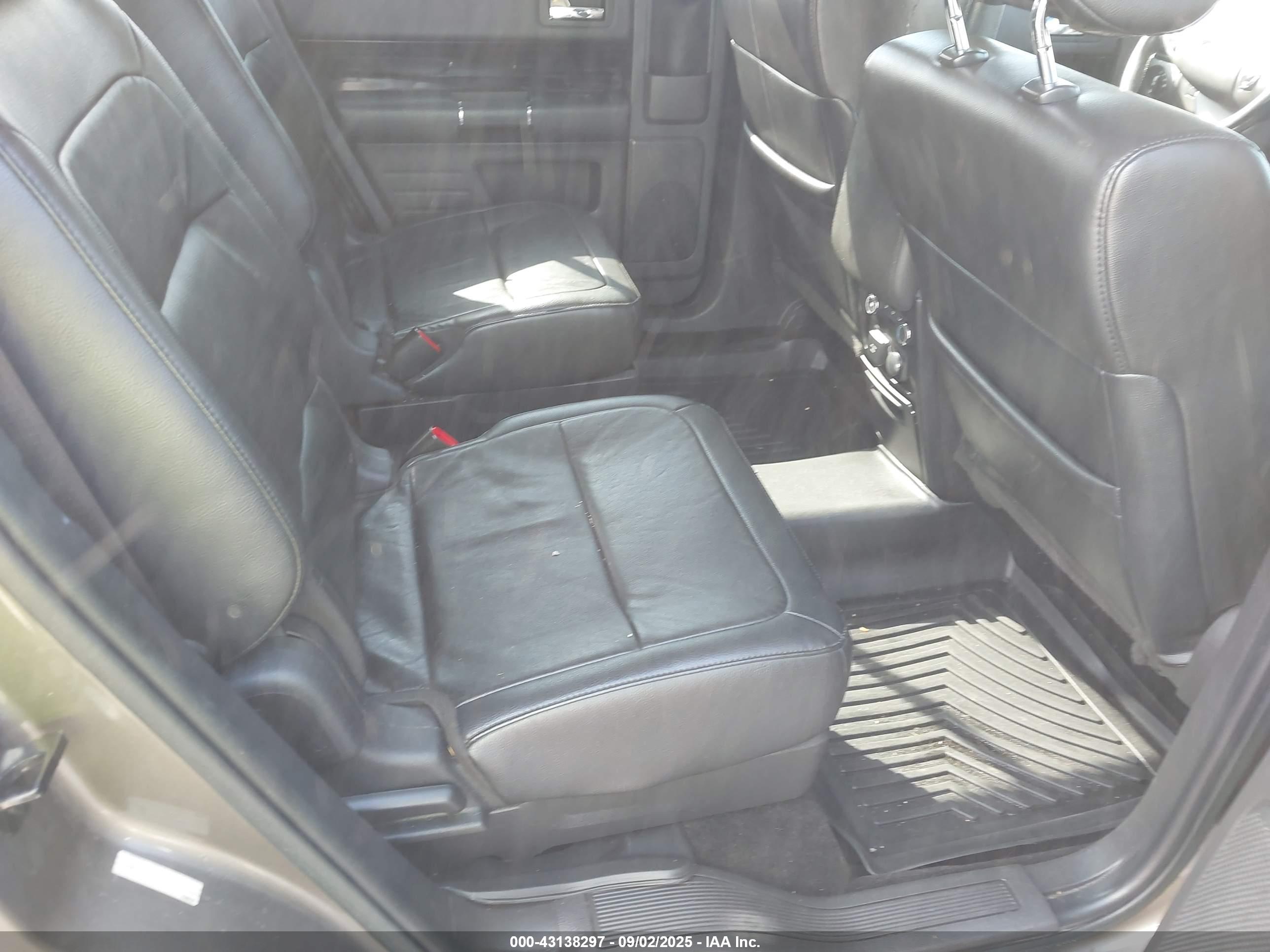 FORD FLEX image 8