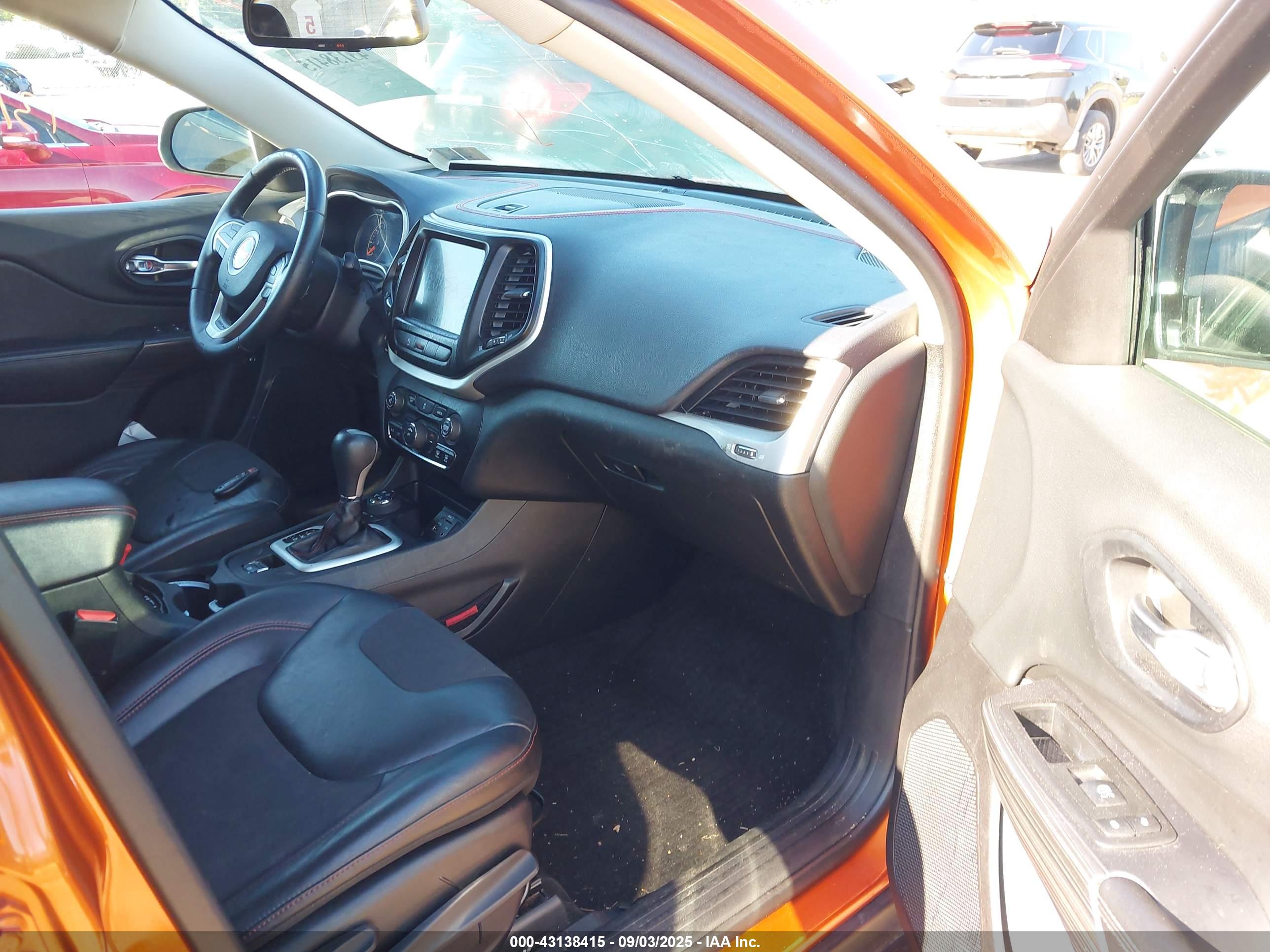 JEEP CHEROKEE image 5