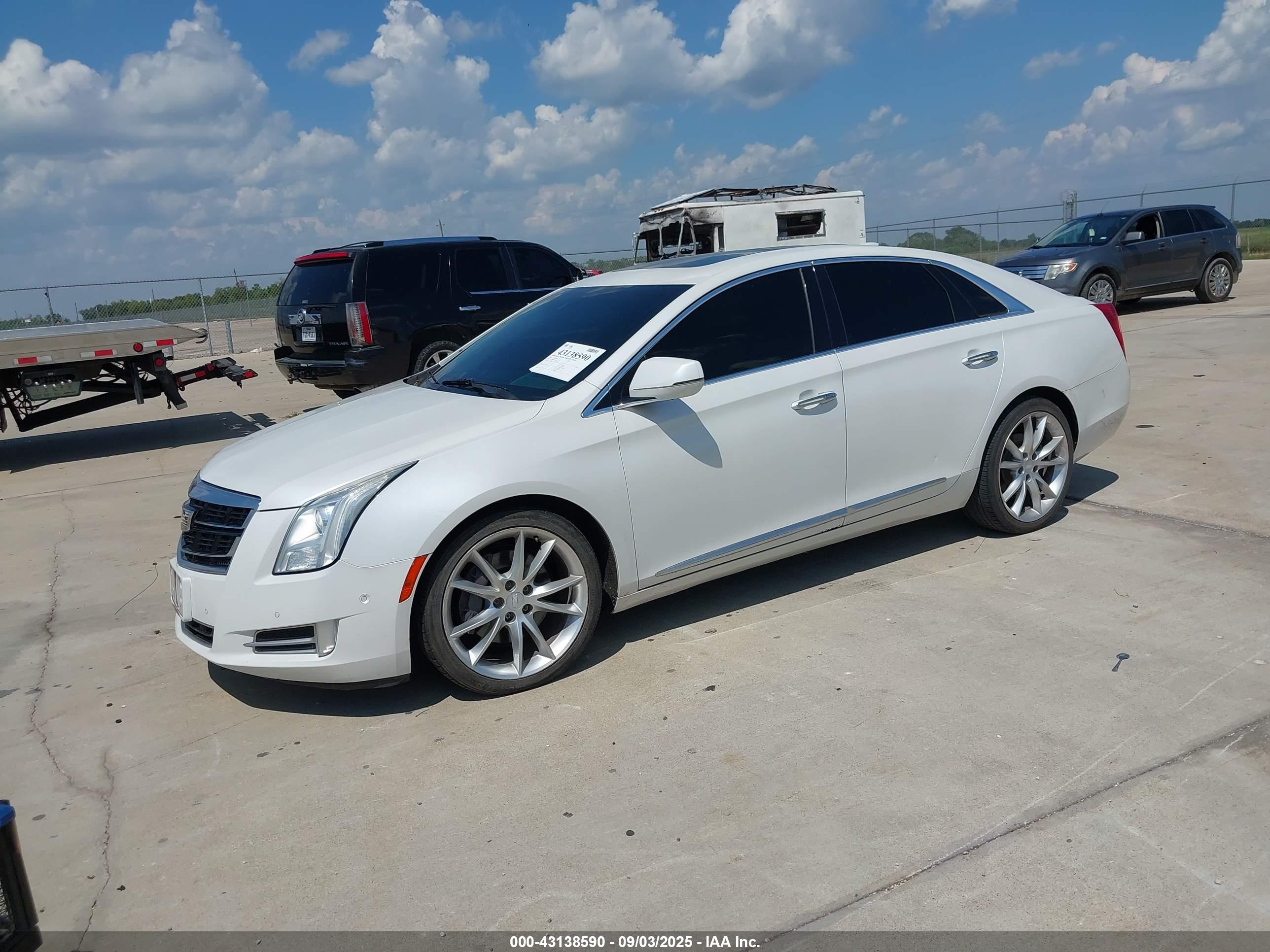 CADILLAC XTS image 2