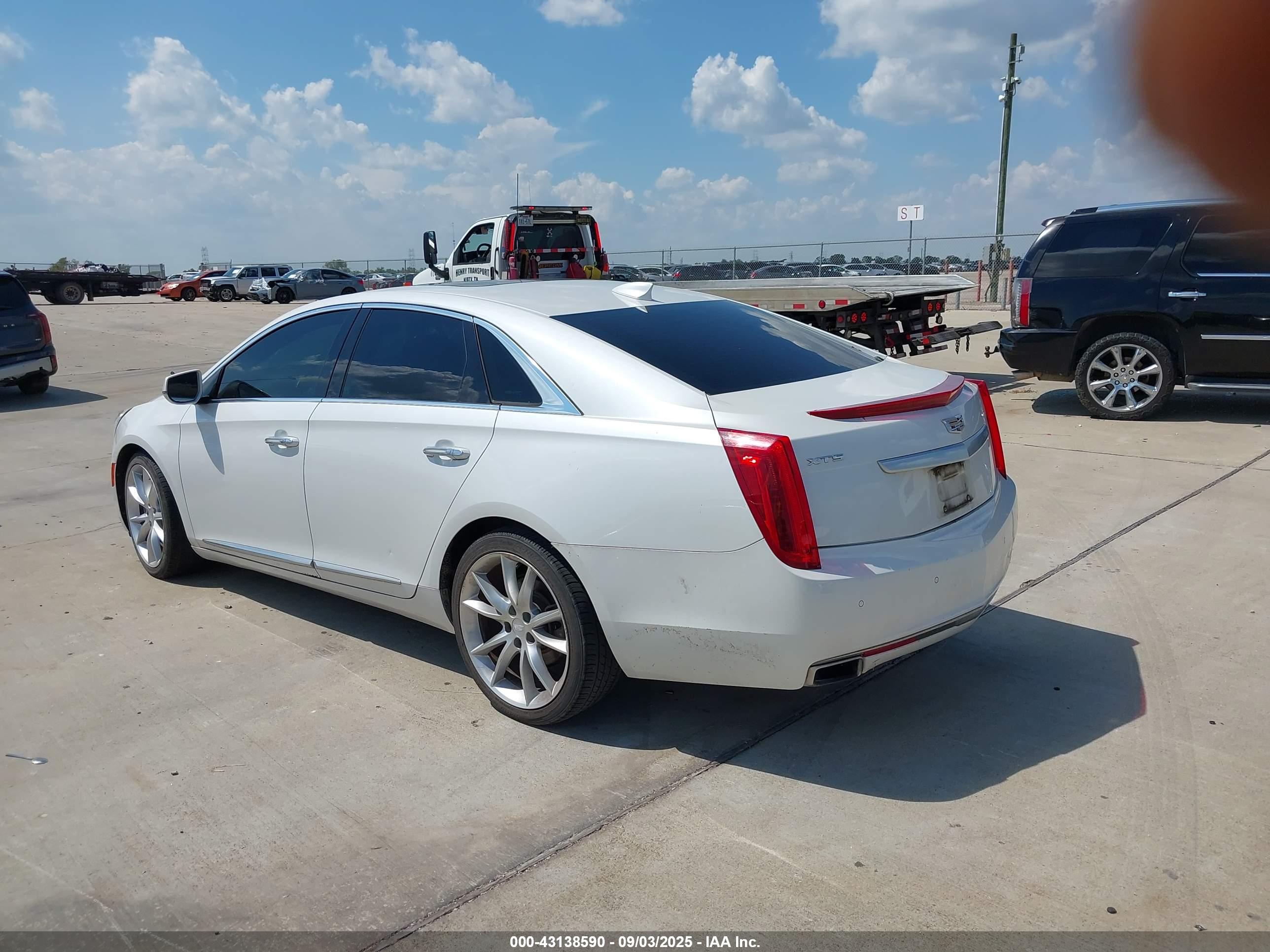 CADILLAC XTS image 3