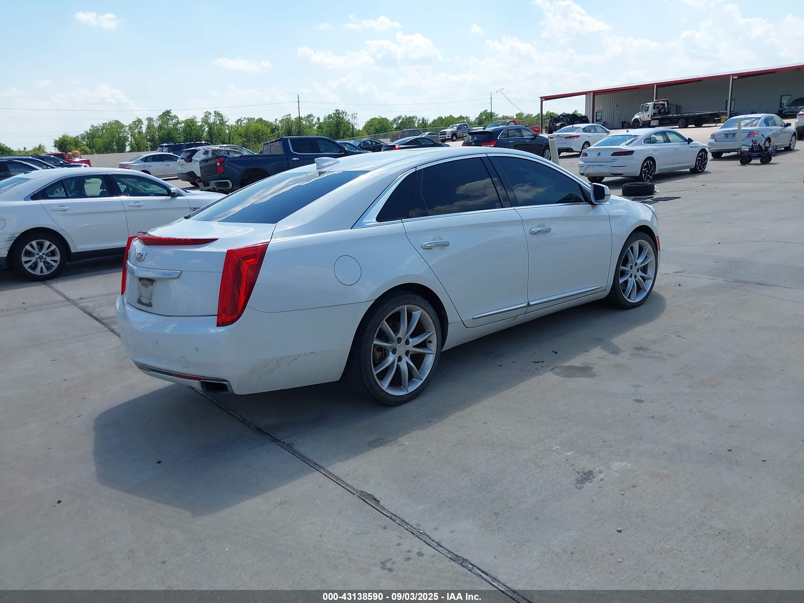 CADILLAC XTS image 4