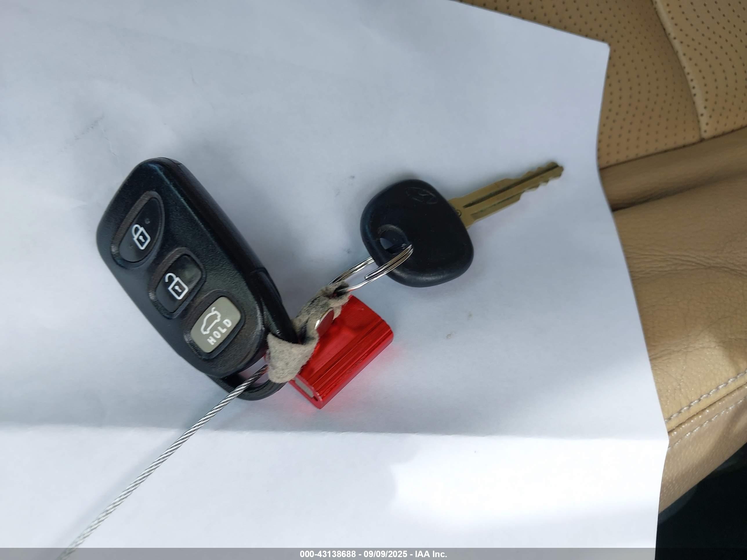 HYUNDAI ELANTRA image 11
