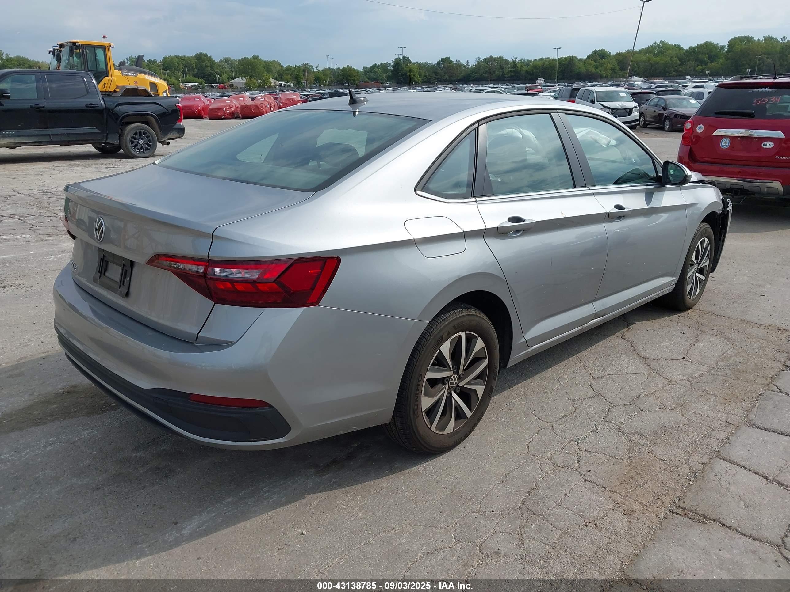 VOLKSWAGEN JETTA image 4
