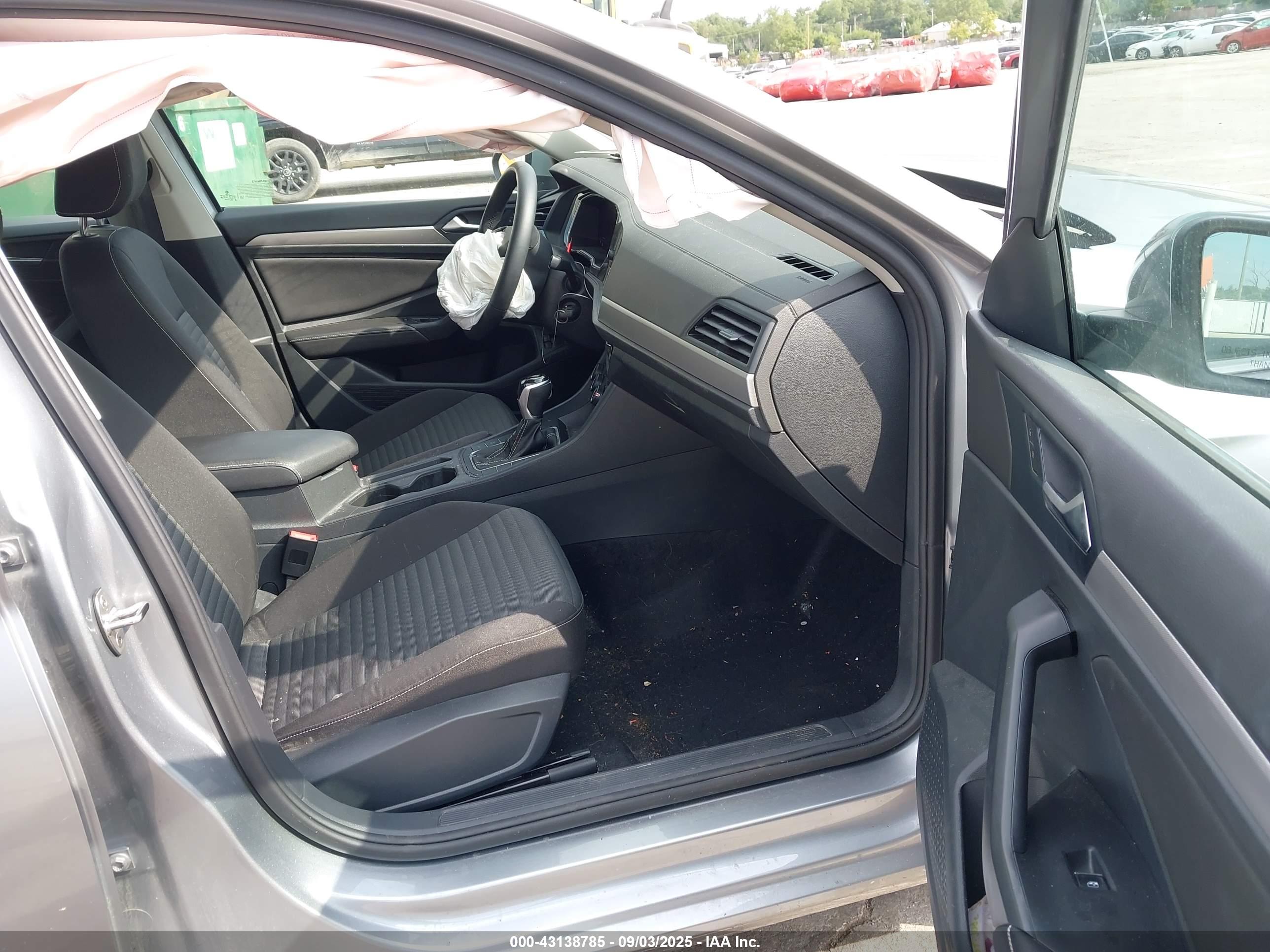 VOLKSWAGEN JETTA image 5