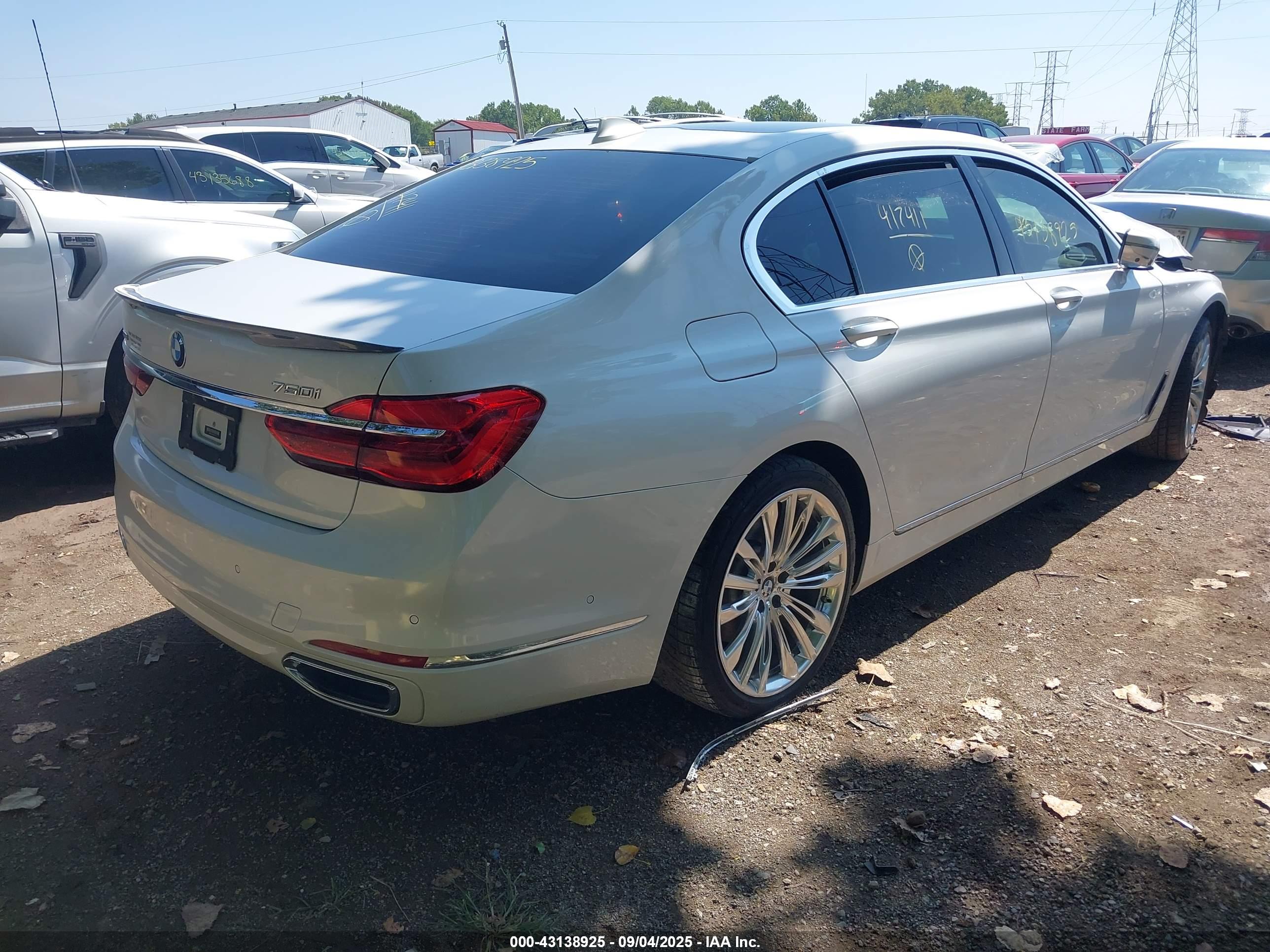 BMW 750I image 4