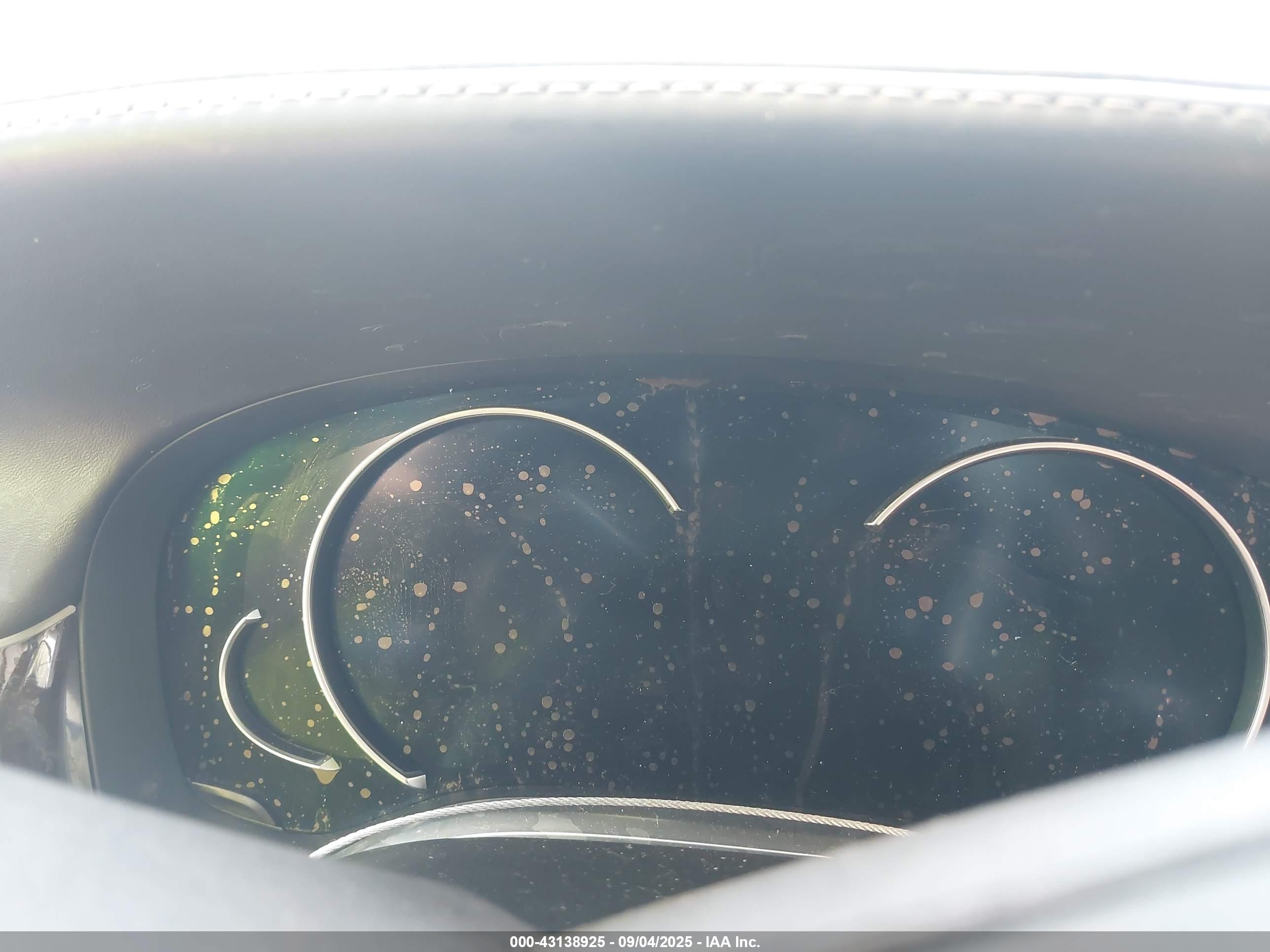 BMW 750I image 7