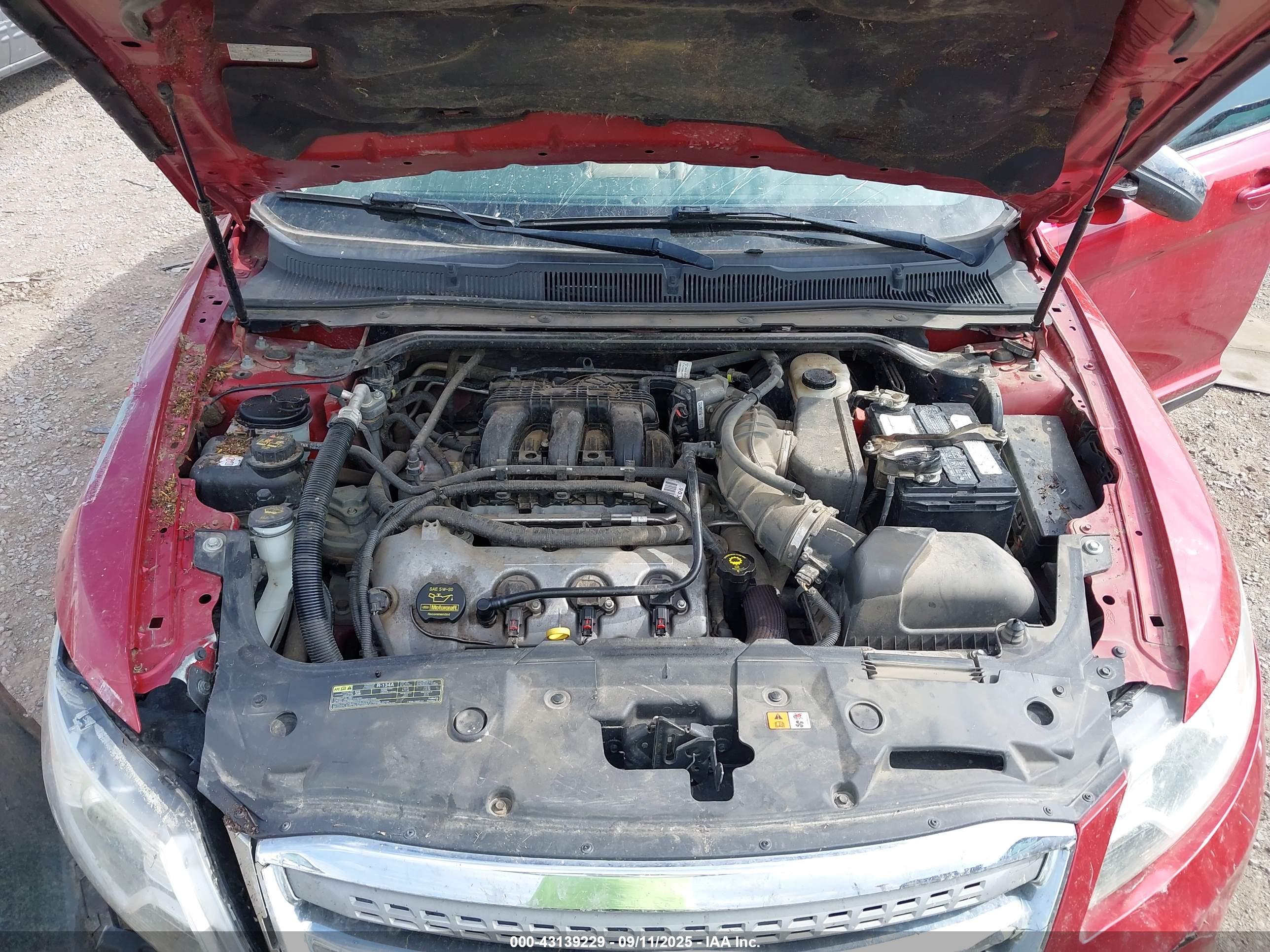 FORD TAURUS image 10