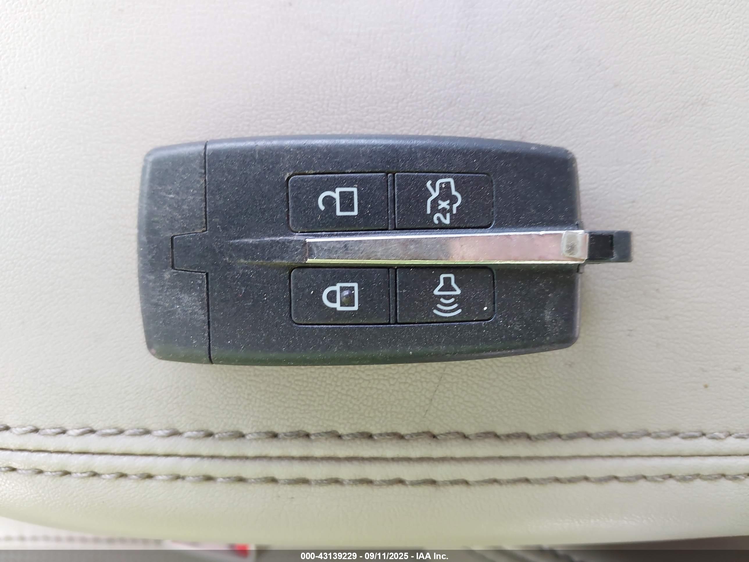 FORD TAURUS image 11