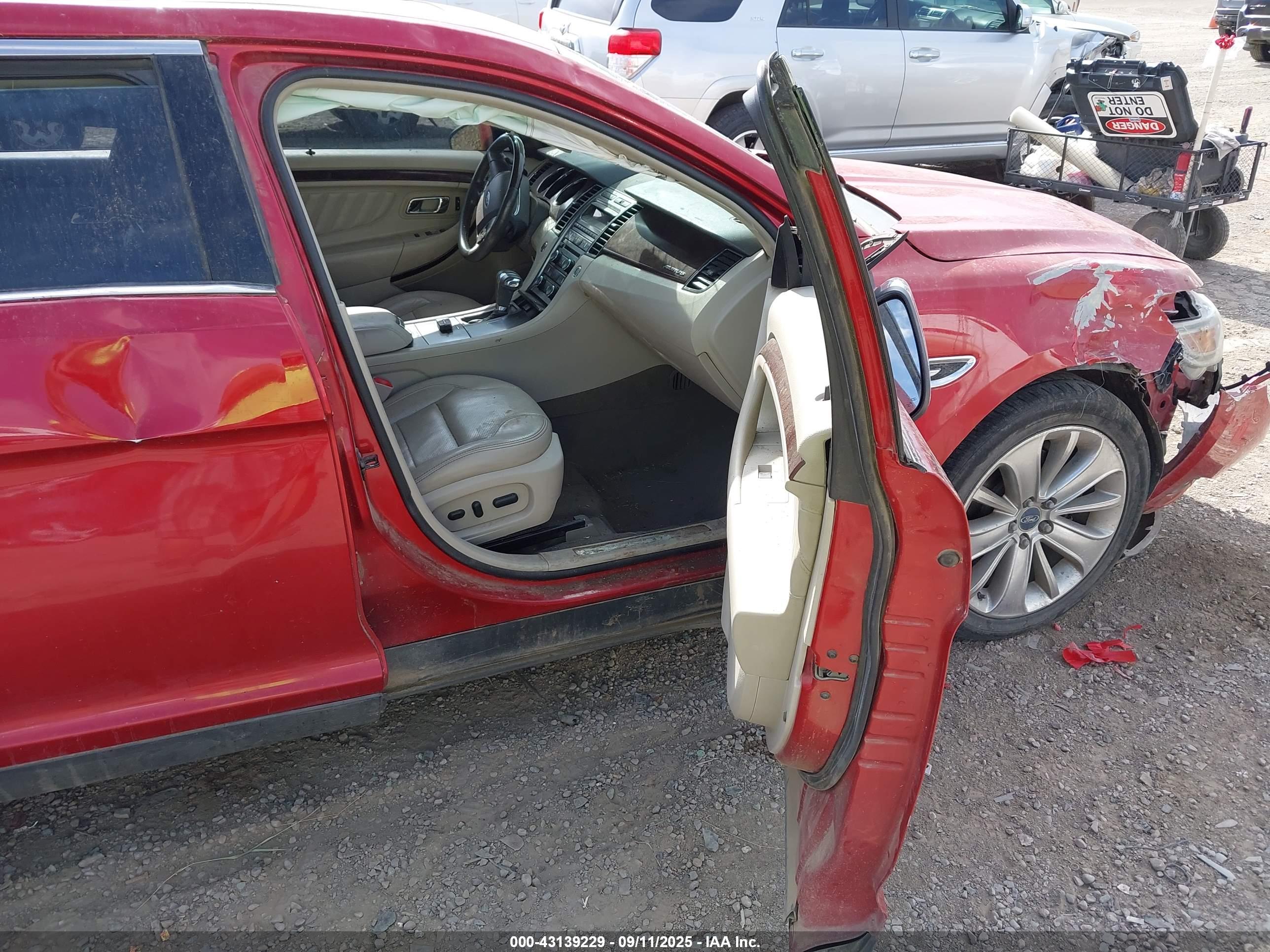 FORD TAURUS image 5