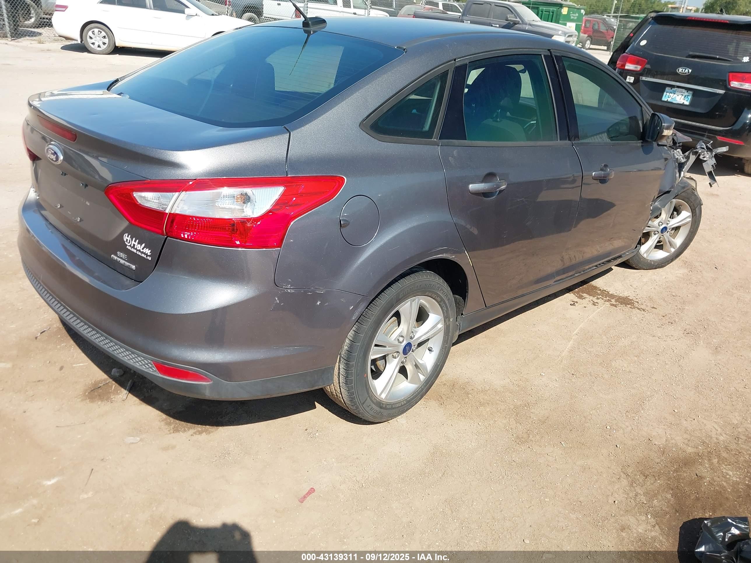 FORD FOCUS image 4