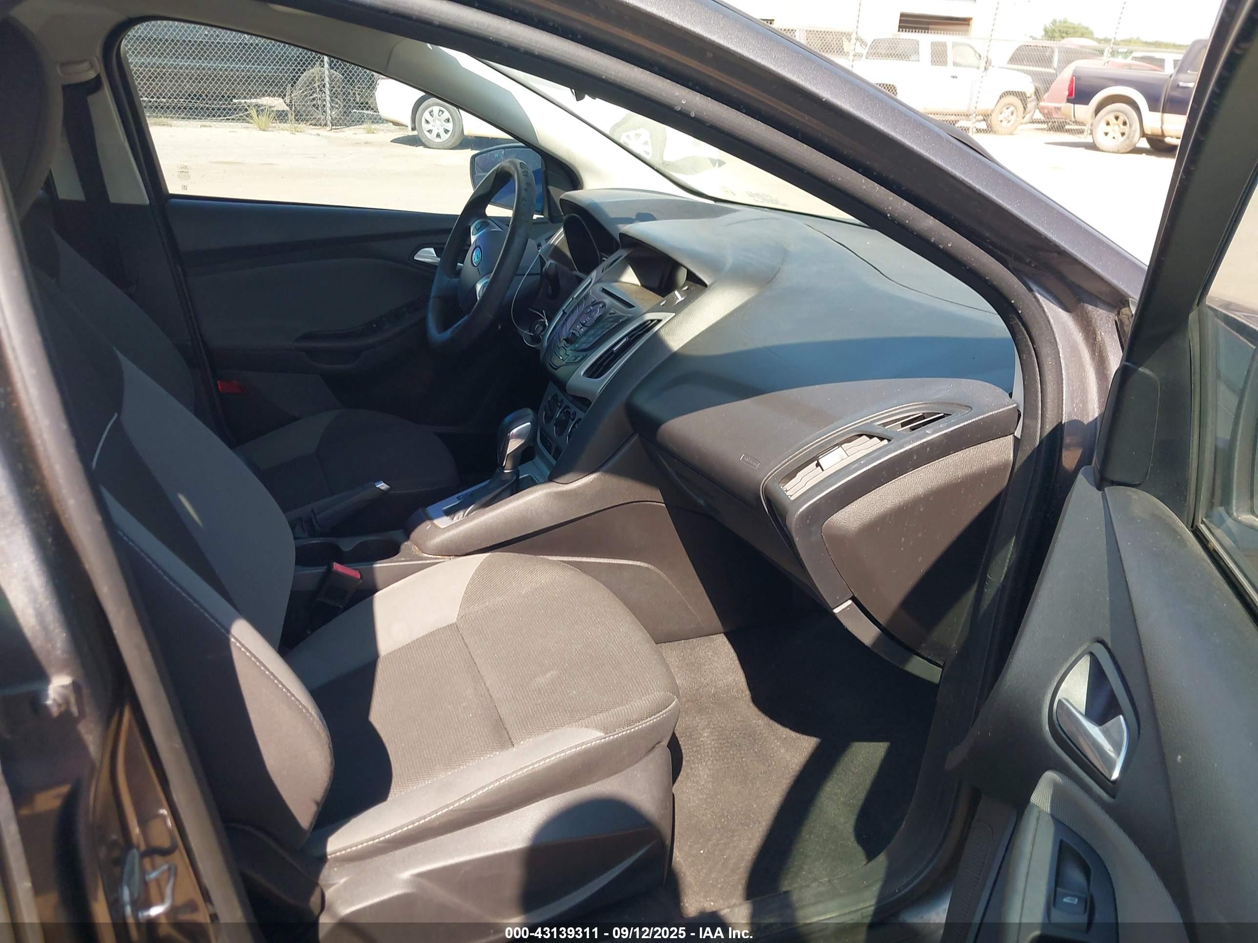 FORD FOCUS image 5