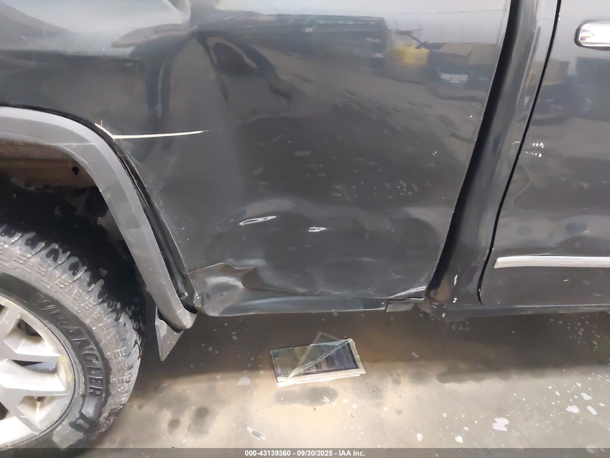 GMC SIERRA image 6