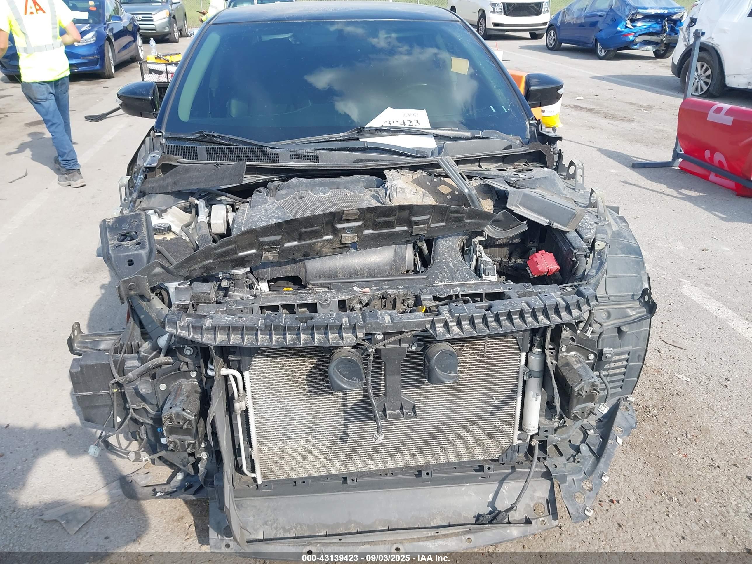 NISSAN MAXIMA image 6