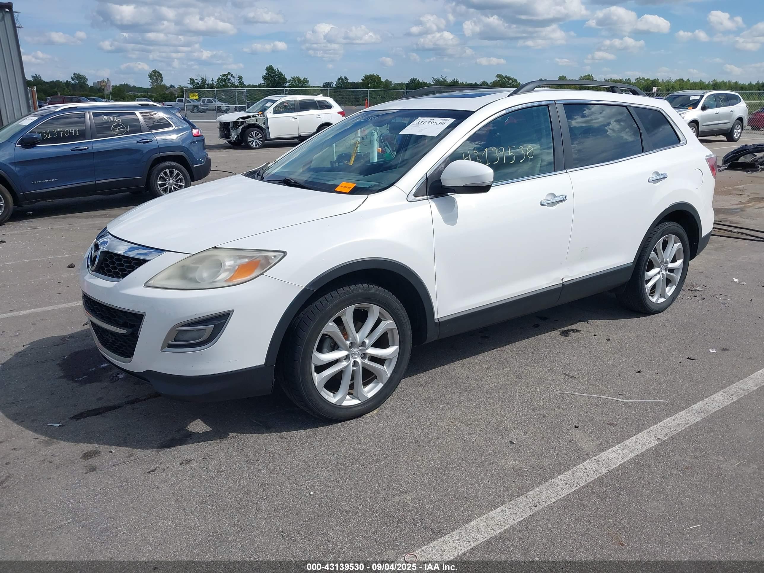 MAZDA CX-9 image 2