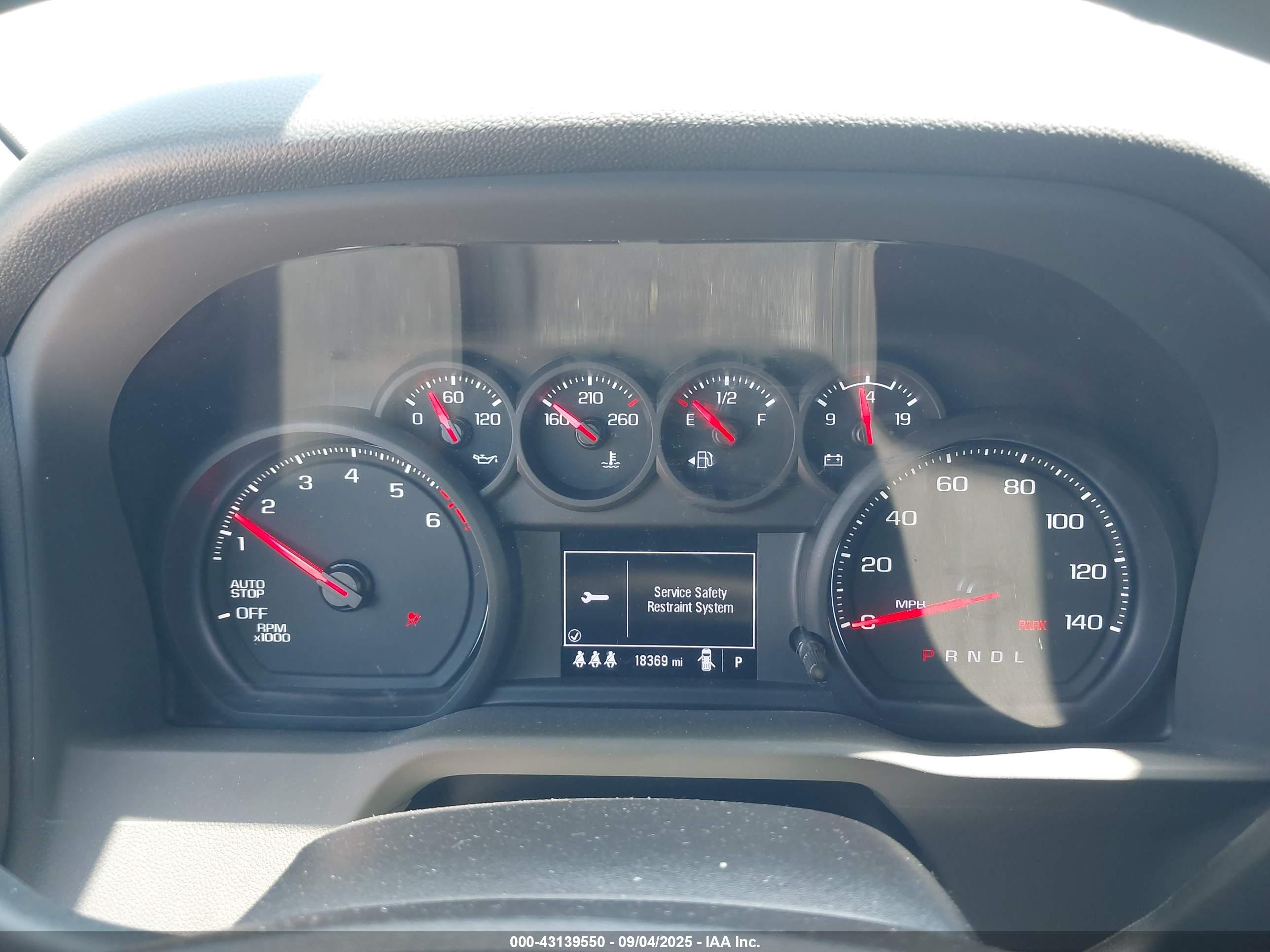 CHEVROLET SILVERADO image 7