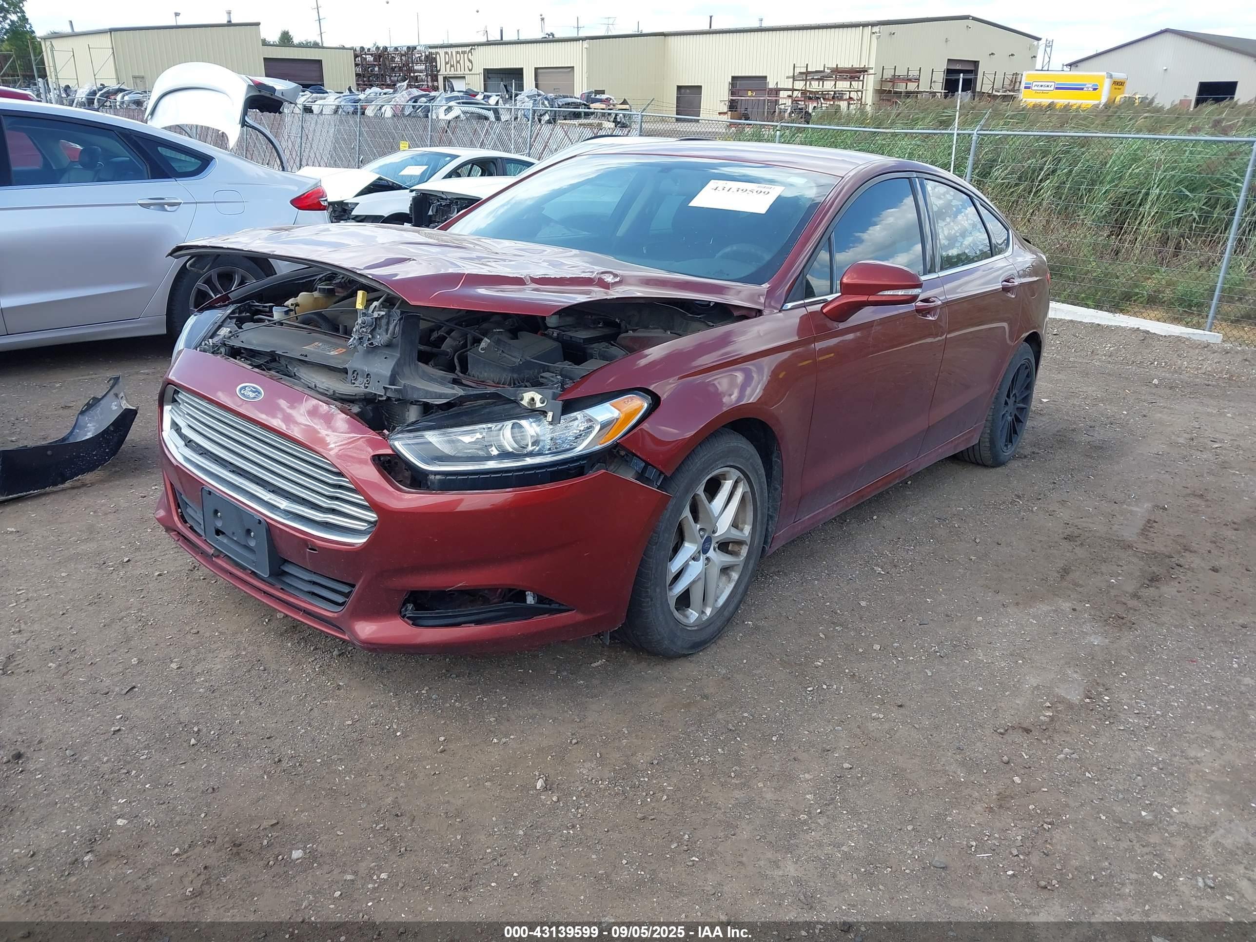 FORD FUSION image 2