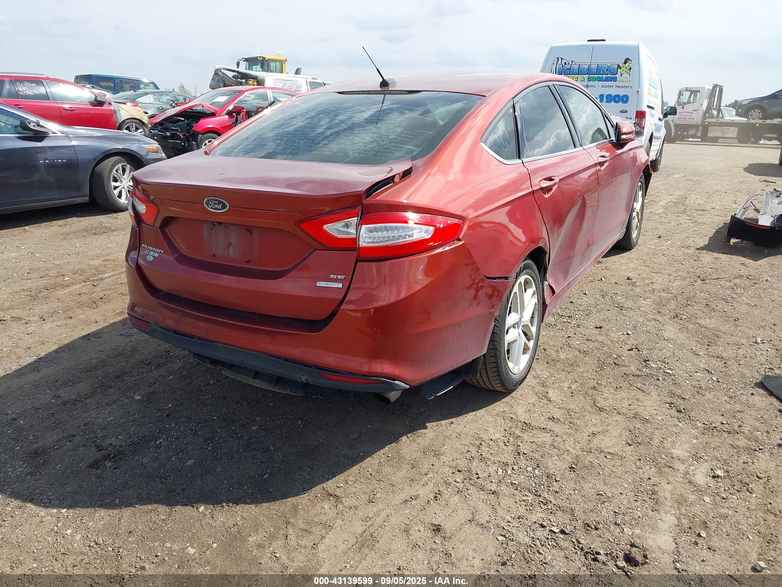 FORD FUSION image 4