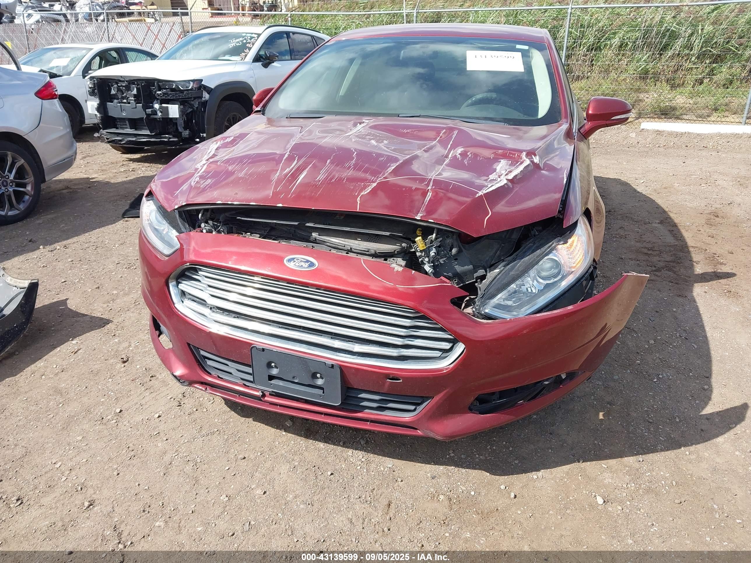 FORD FUSION image 6