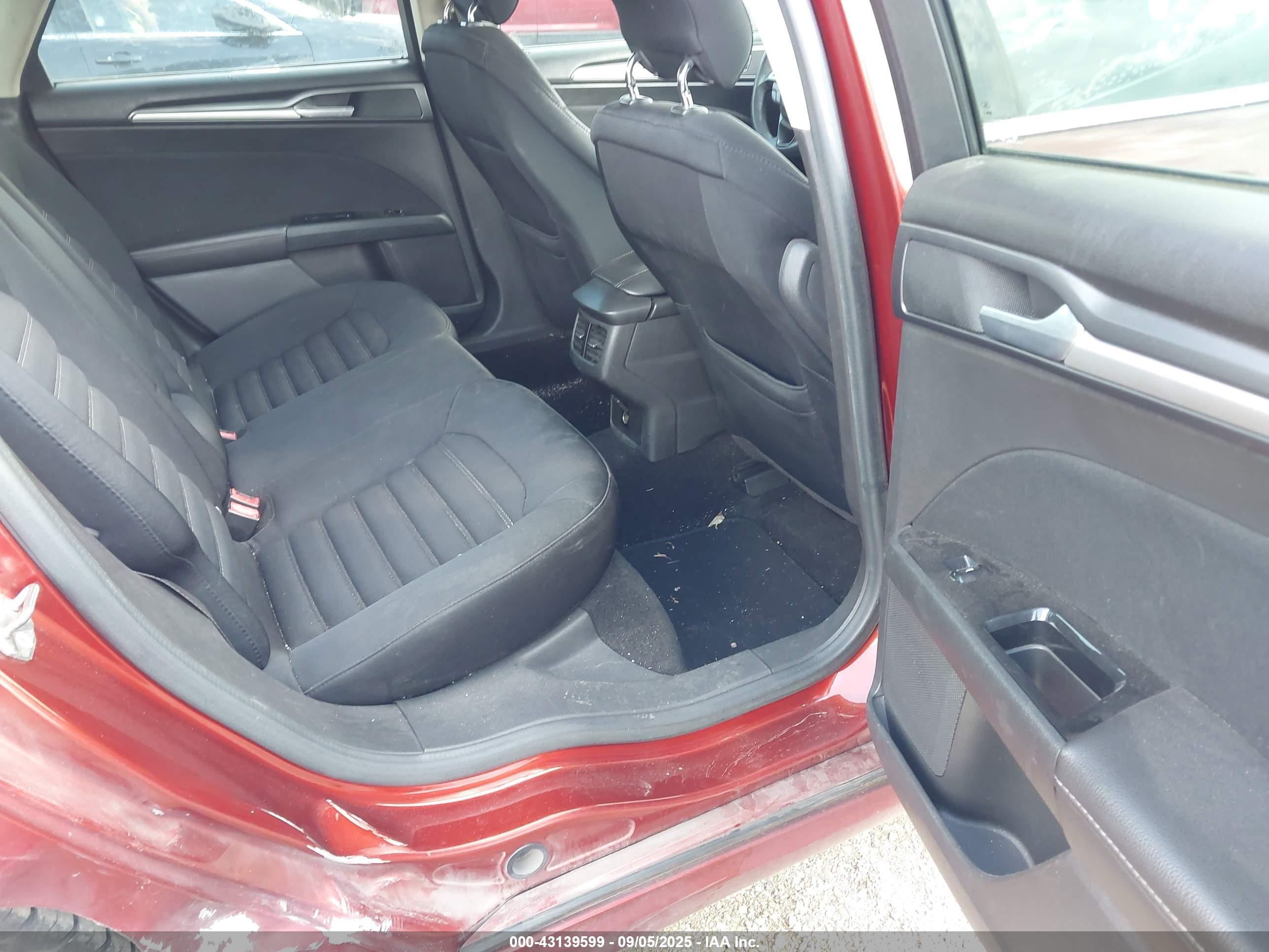 FORD FUSION image 8