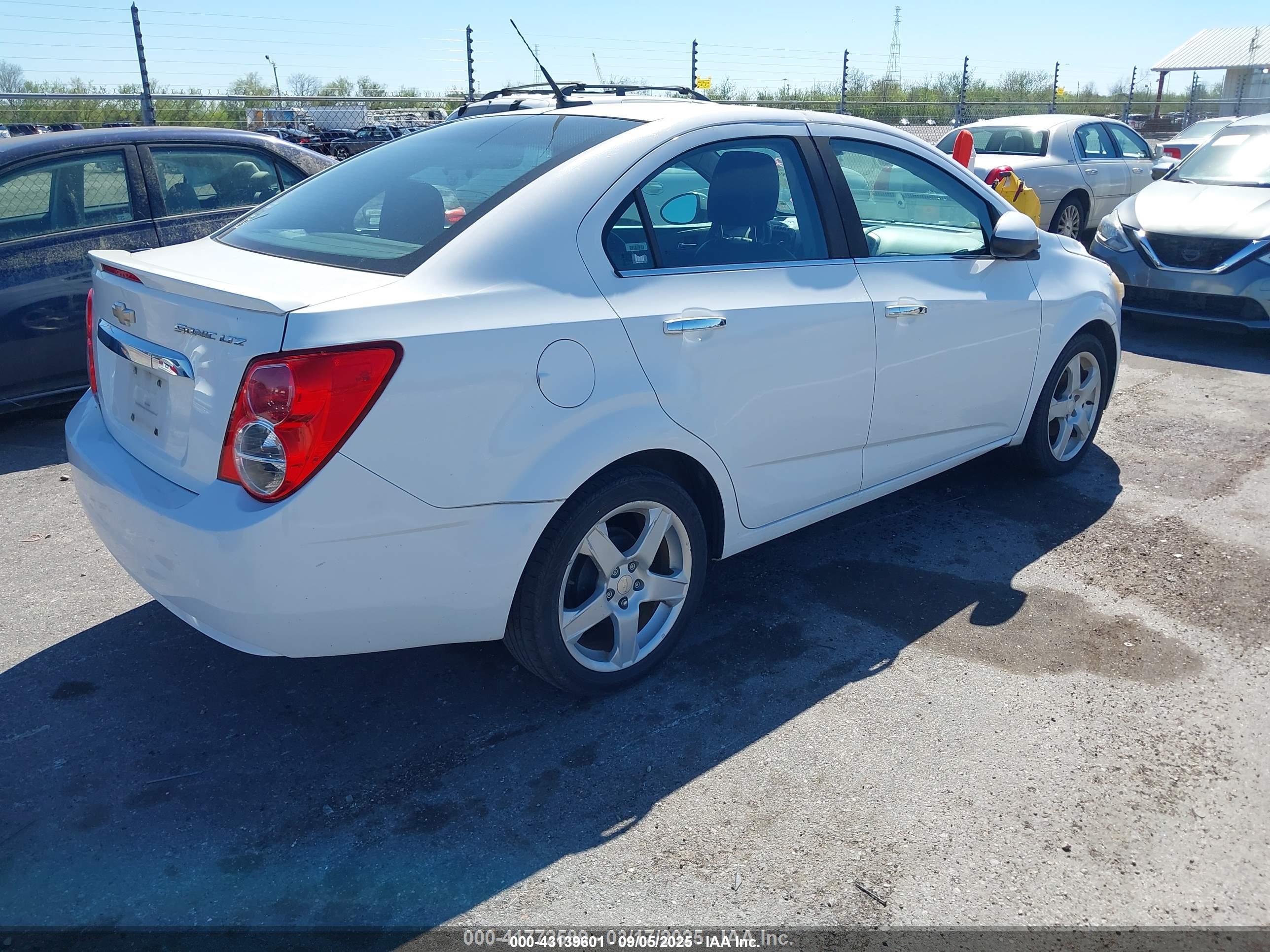 CHEVROLET SONIC image 4