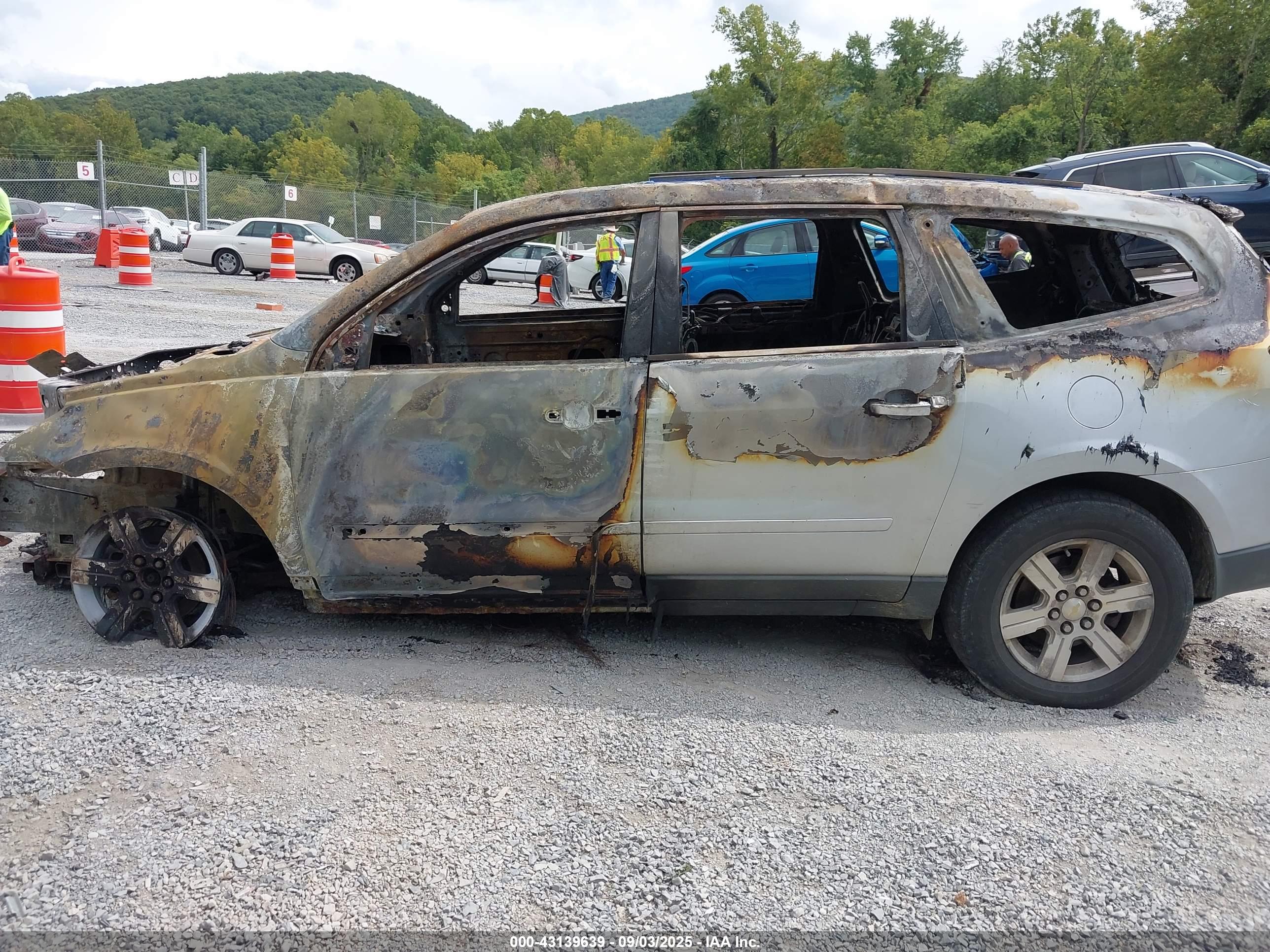 CHEVROLET TRAVERSE image 6