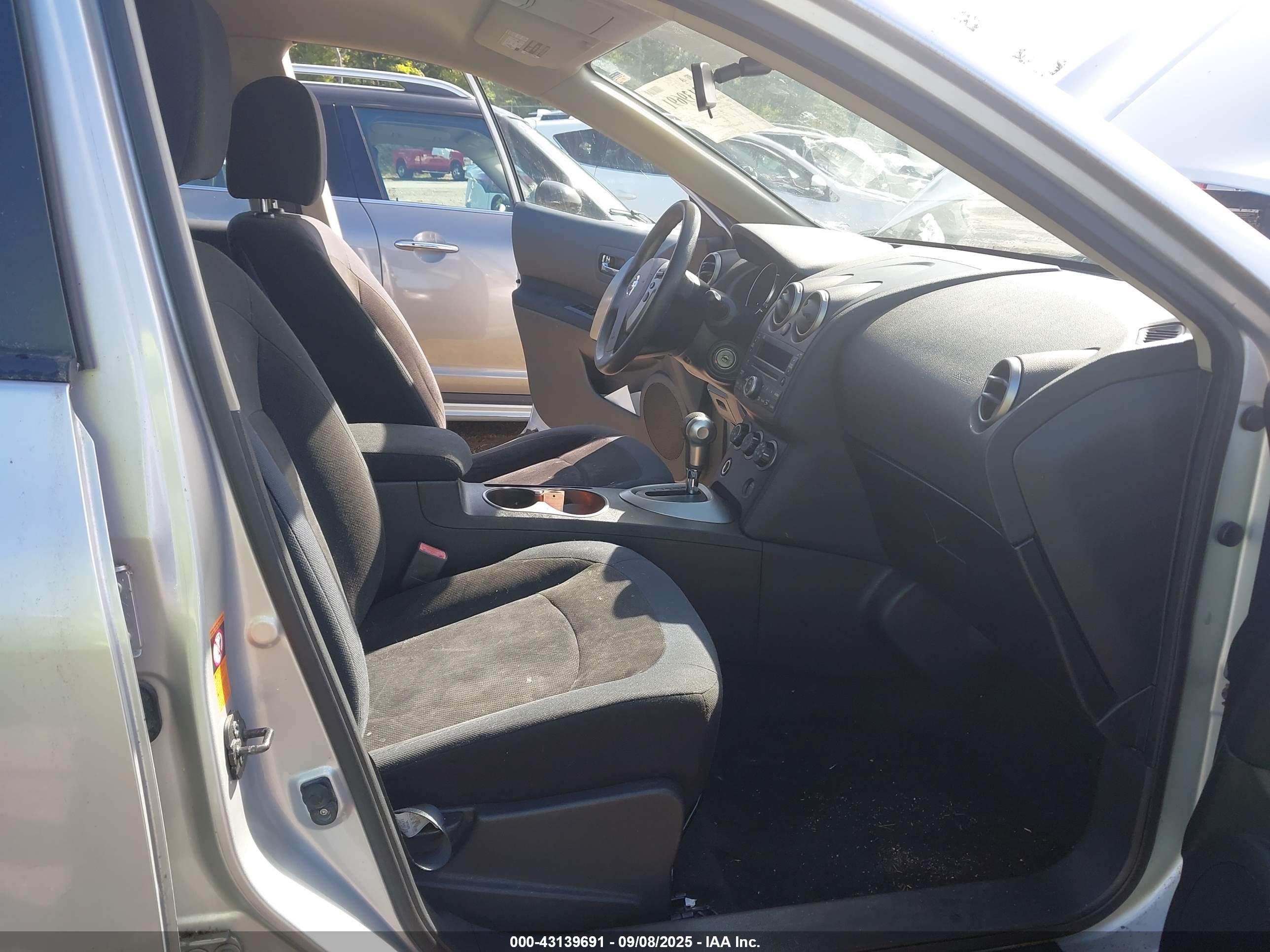 NISSAN ROGUE image 5