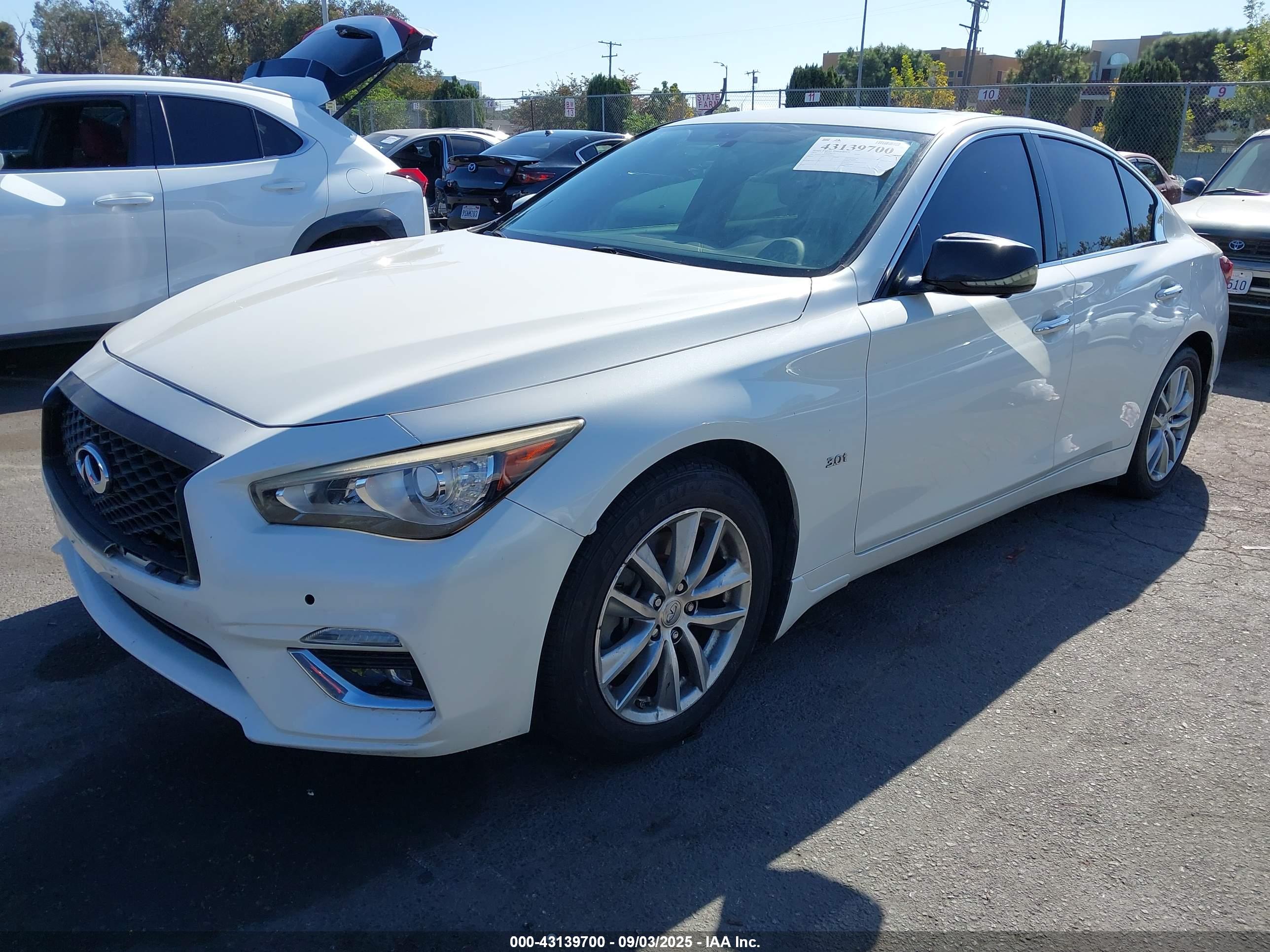 INFINITI Q50 image 2
