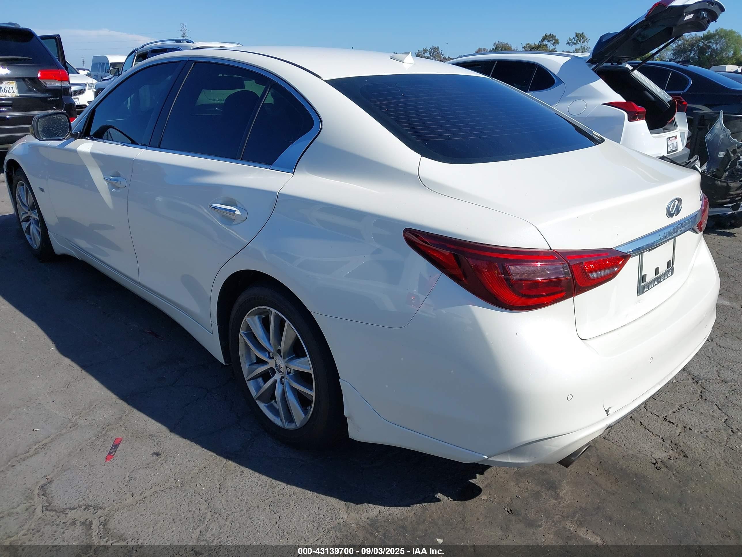 INFINITI Q50 image 3