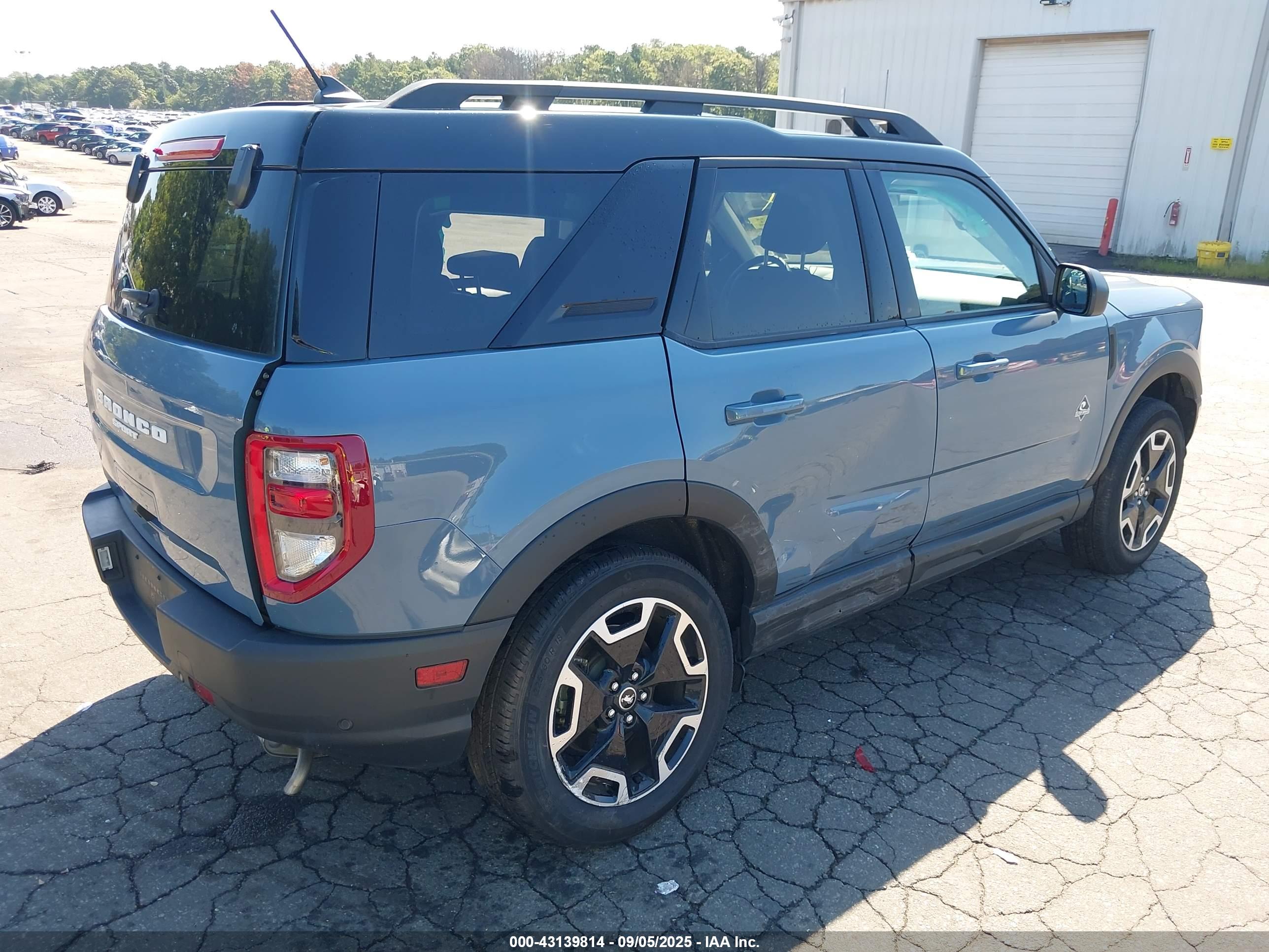 FORD BRONCO image 4