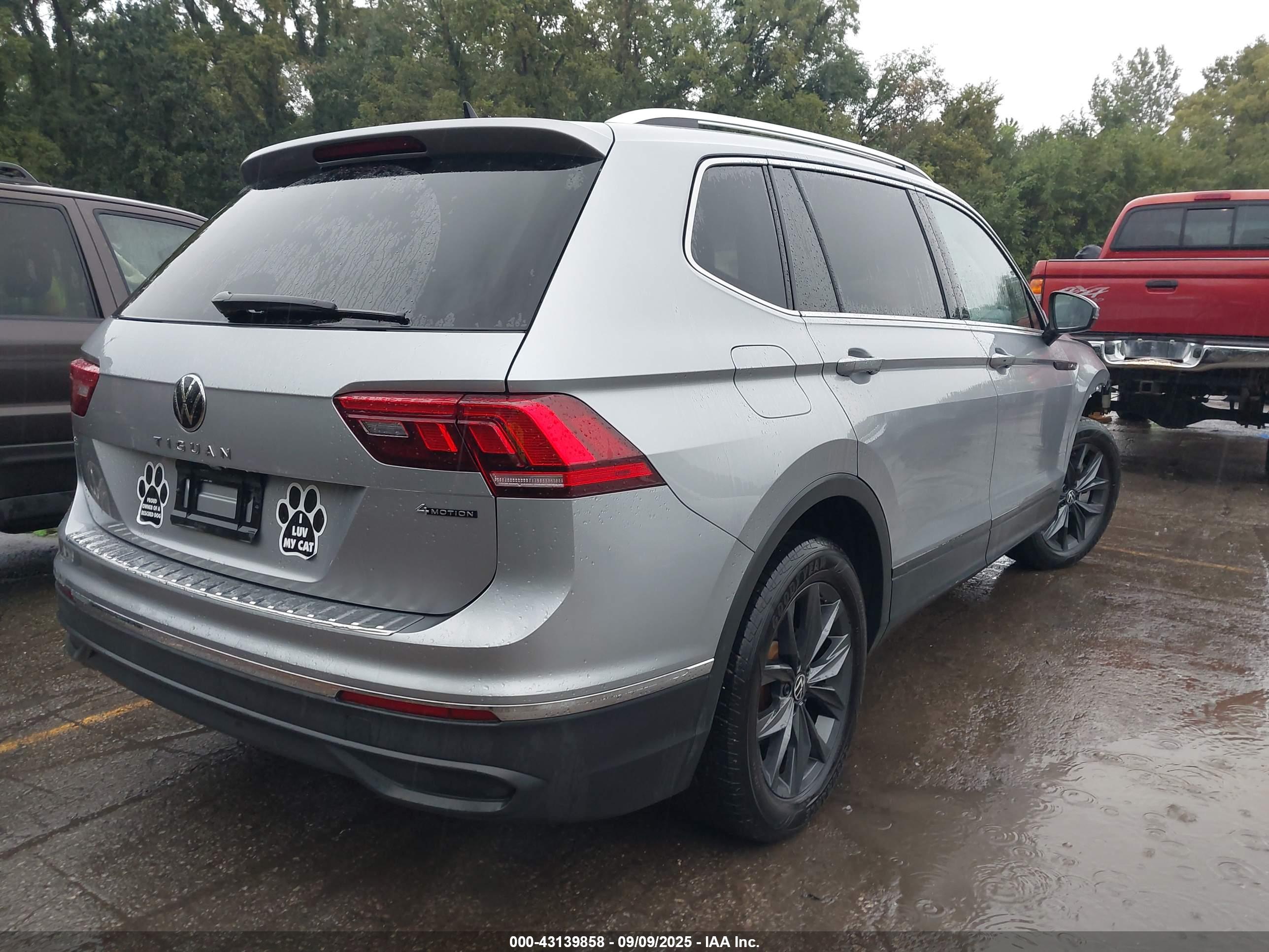 VOLKSWAGEN TIGUAN image 4