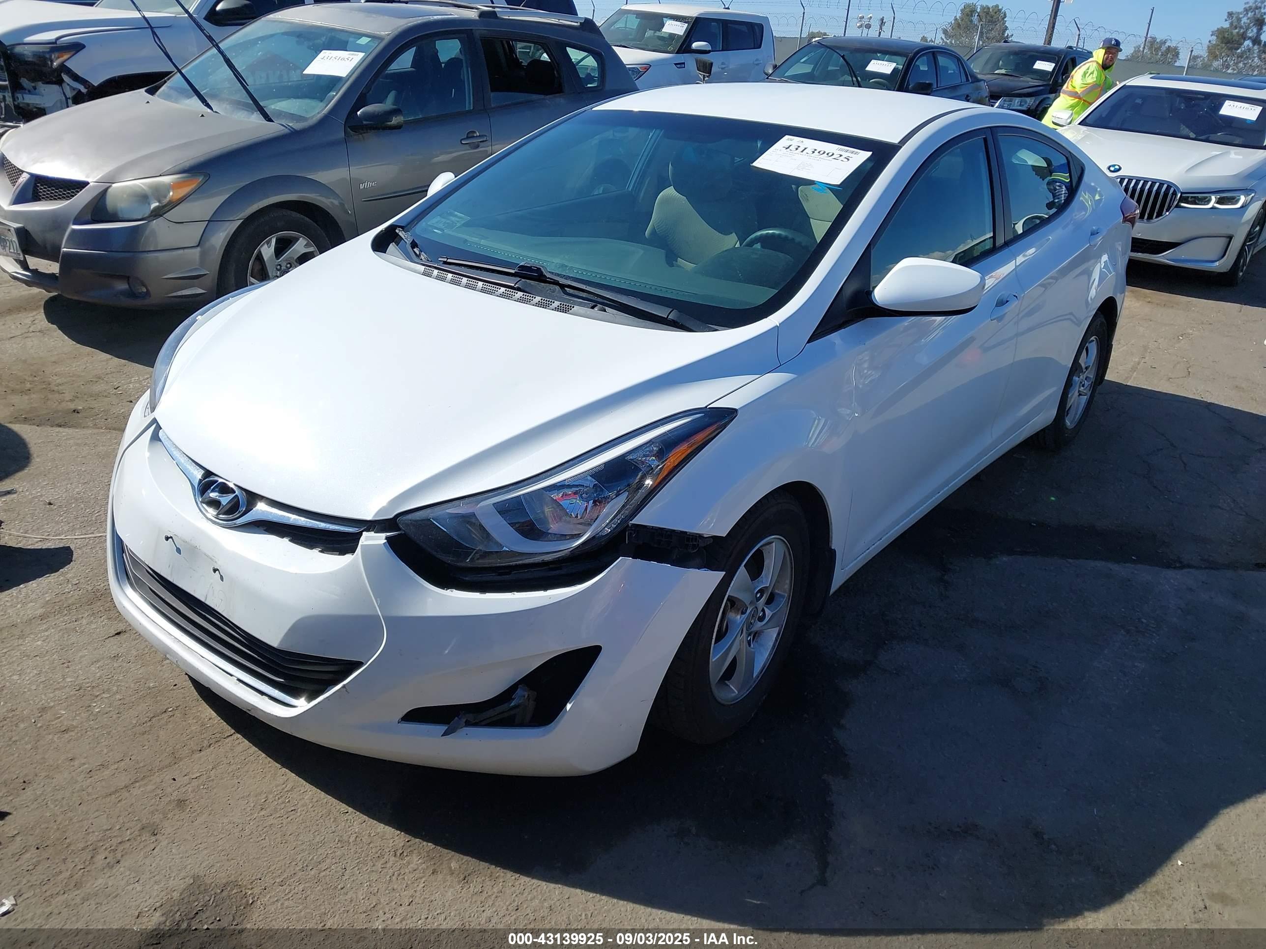 HYUNDAI ELANTRA image 2