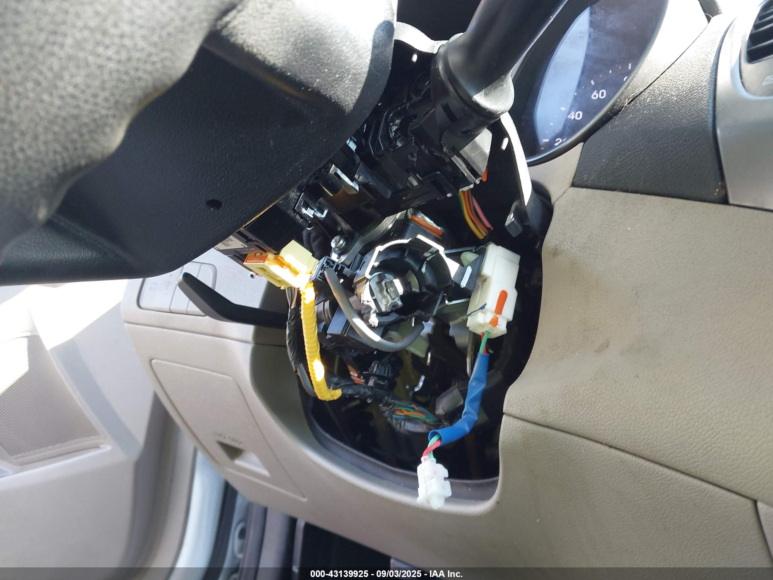 HYUNDAI ELANTRA image 6