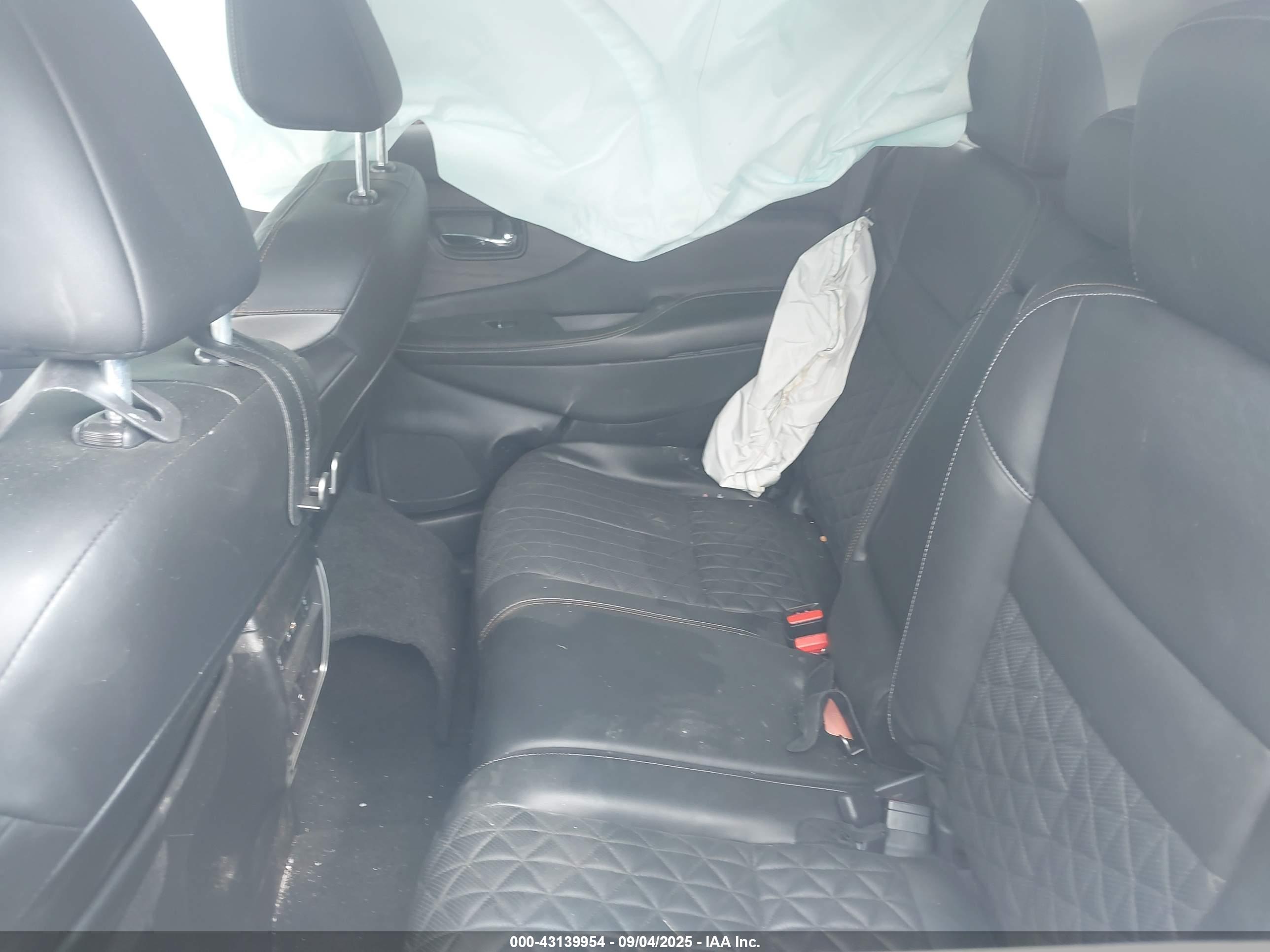 NISSAN MURANO image 8