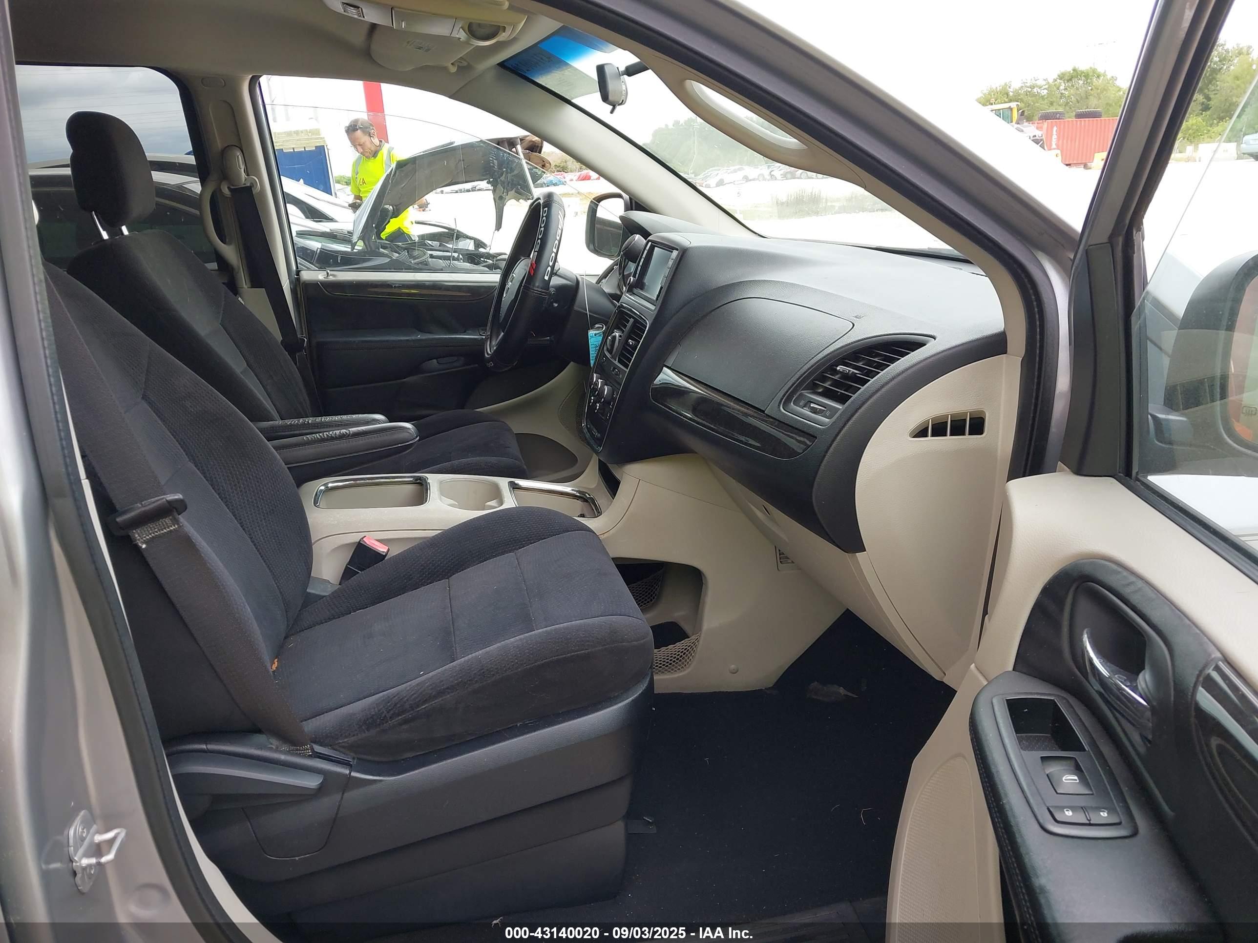 DODGE GRAND image 5