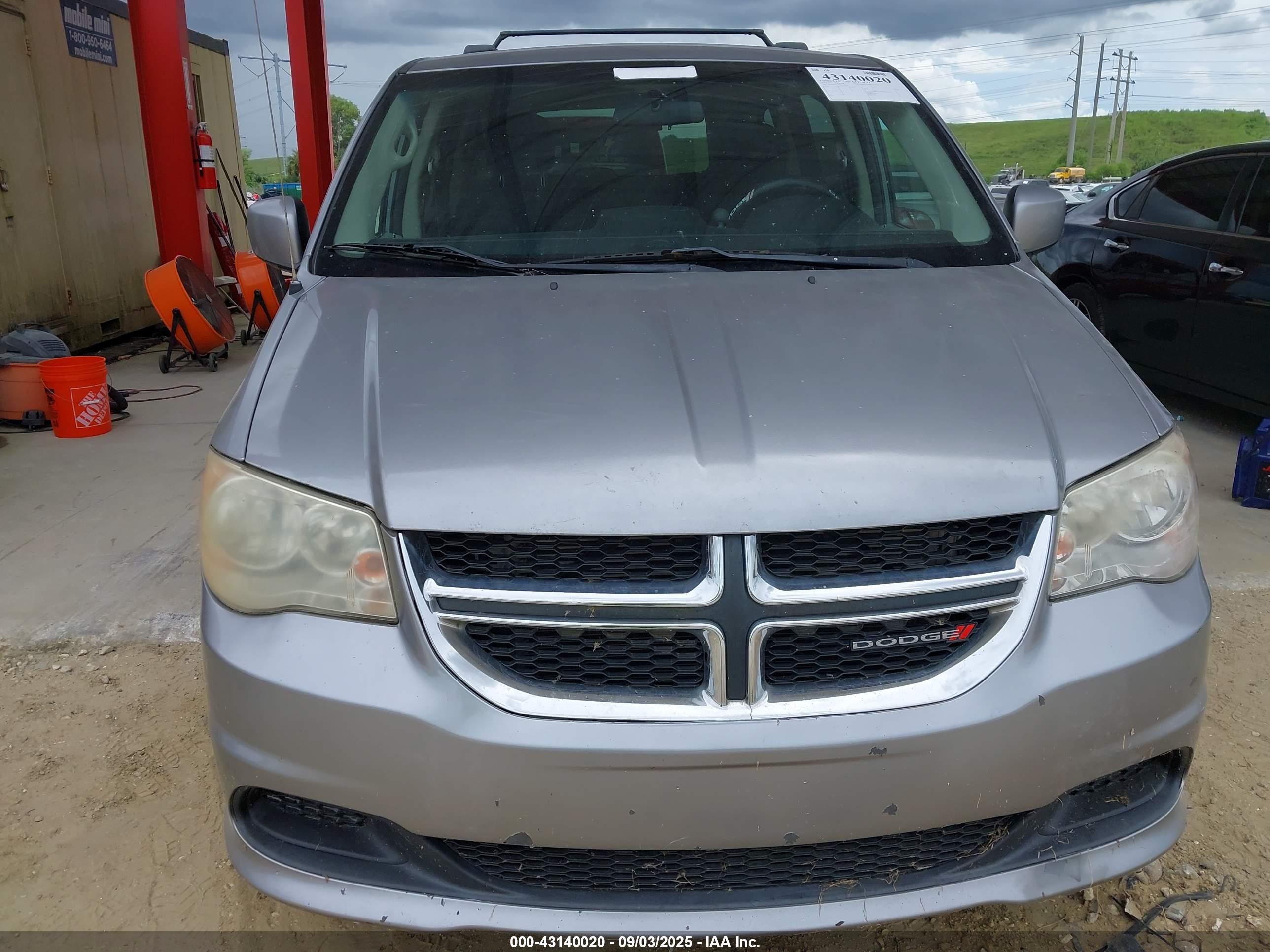 DODGE GRAND image 6