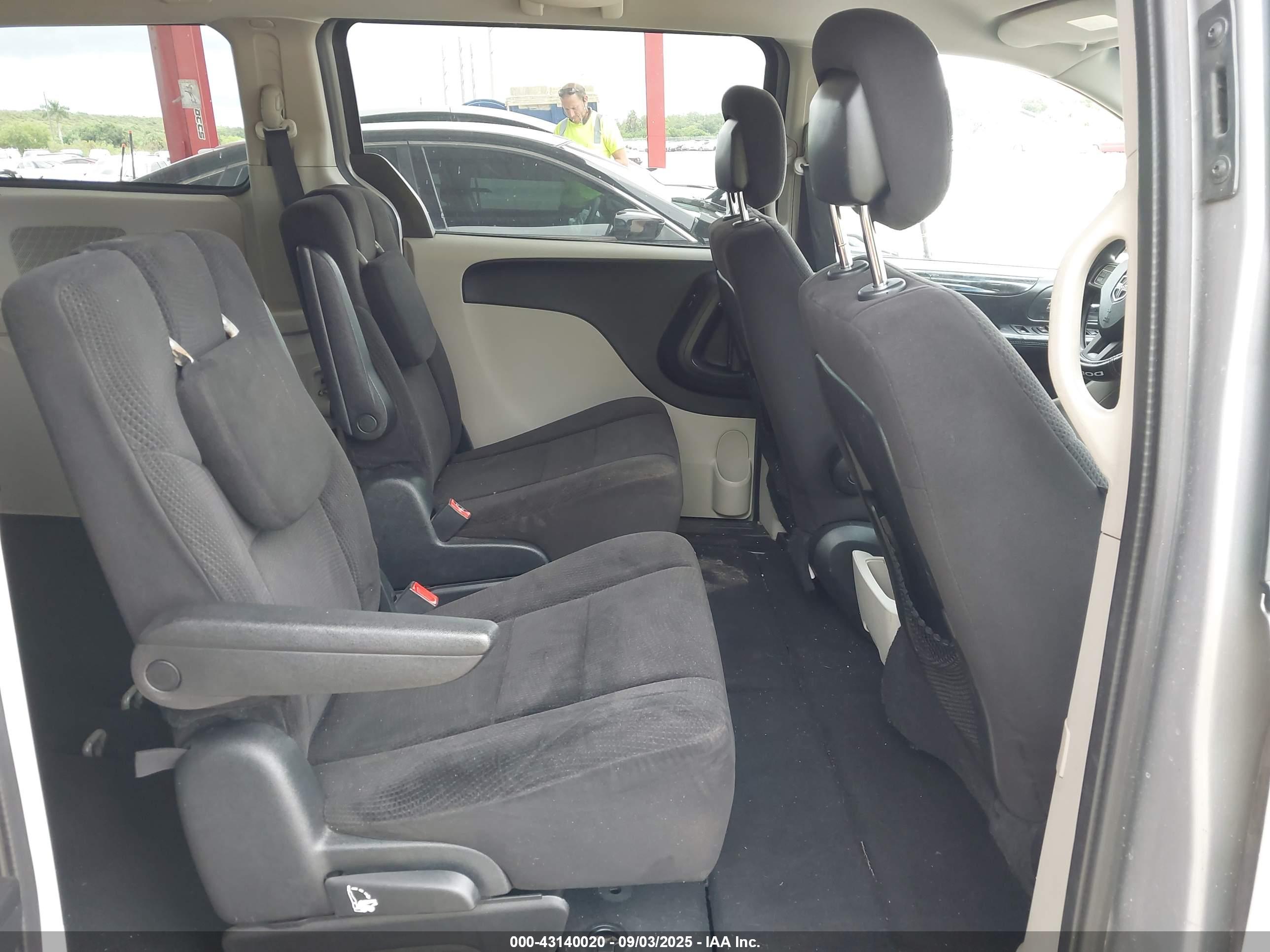 DODGE GRAND image 8