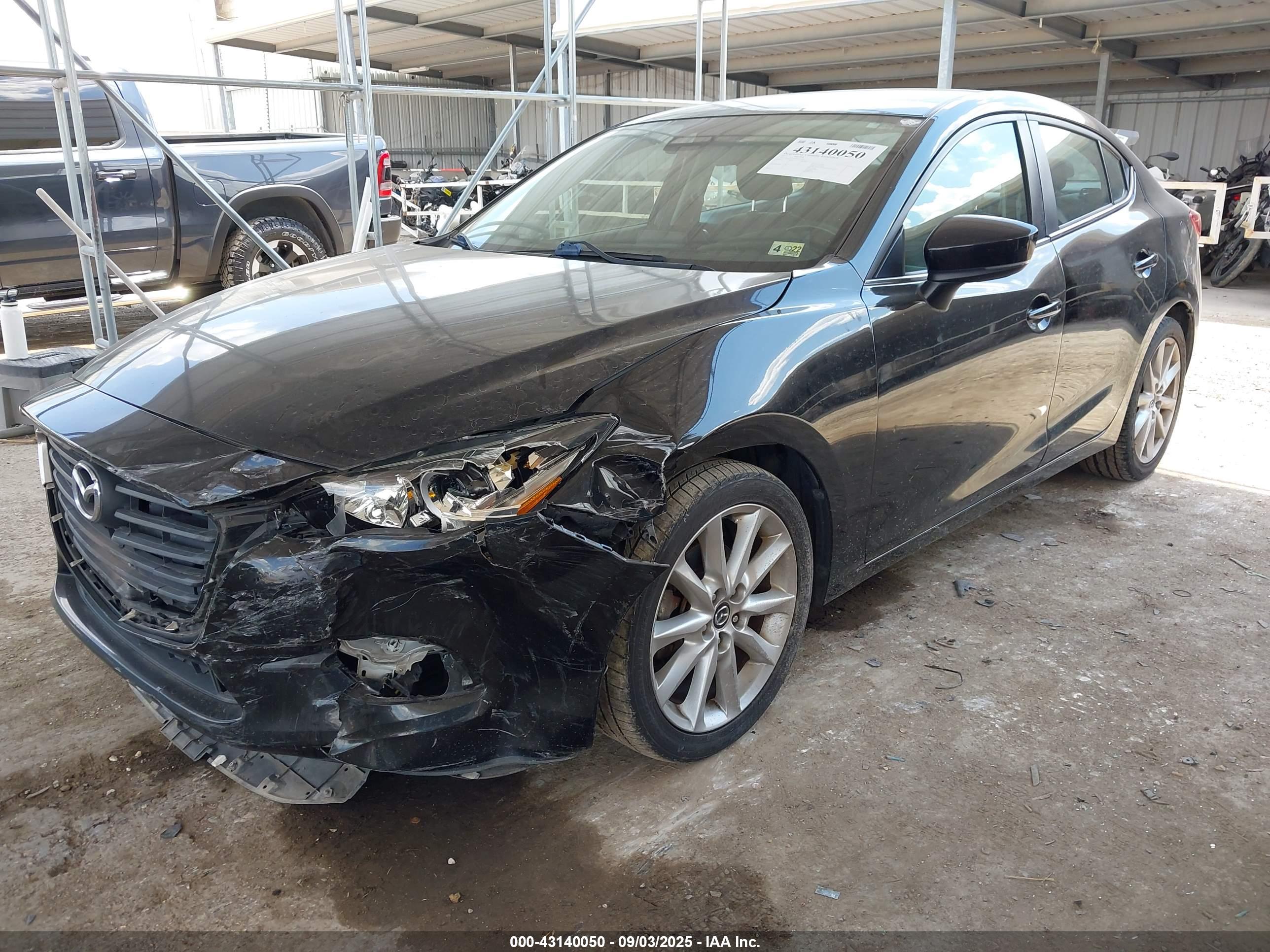 MAZDA MAZDA3 image 2